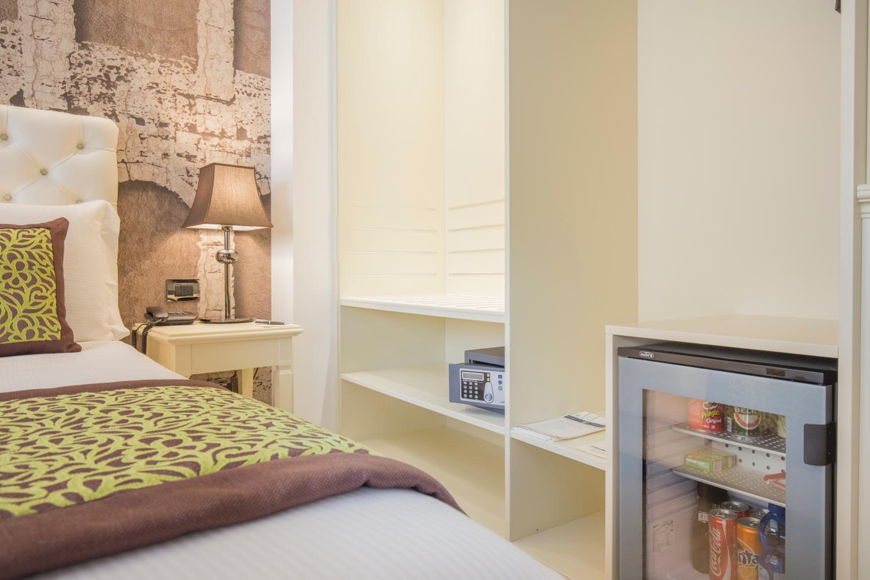 Deluxe Double Room - Photo 7