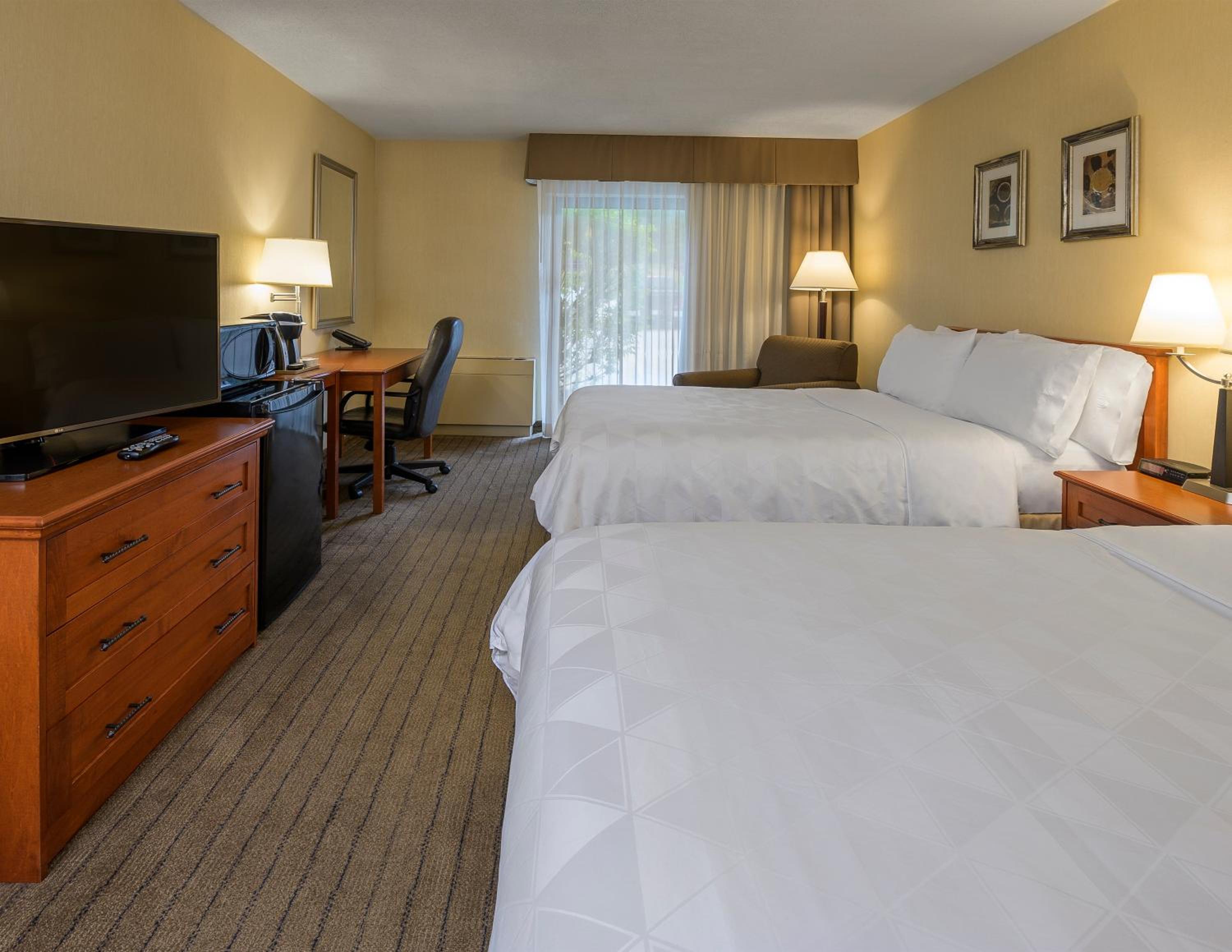 Standard Double Room with Two Double Beds - Non Smoking - Photo 1