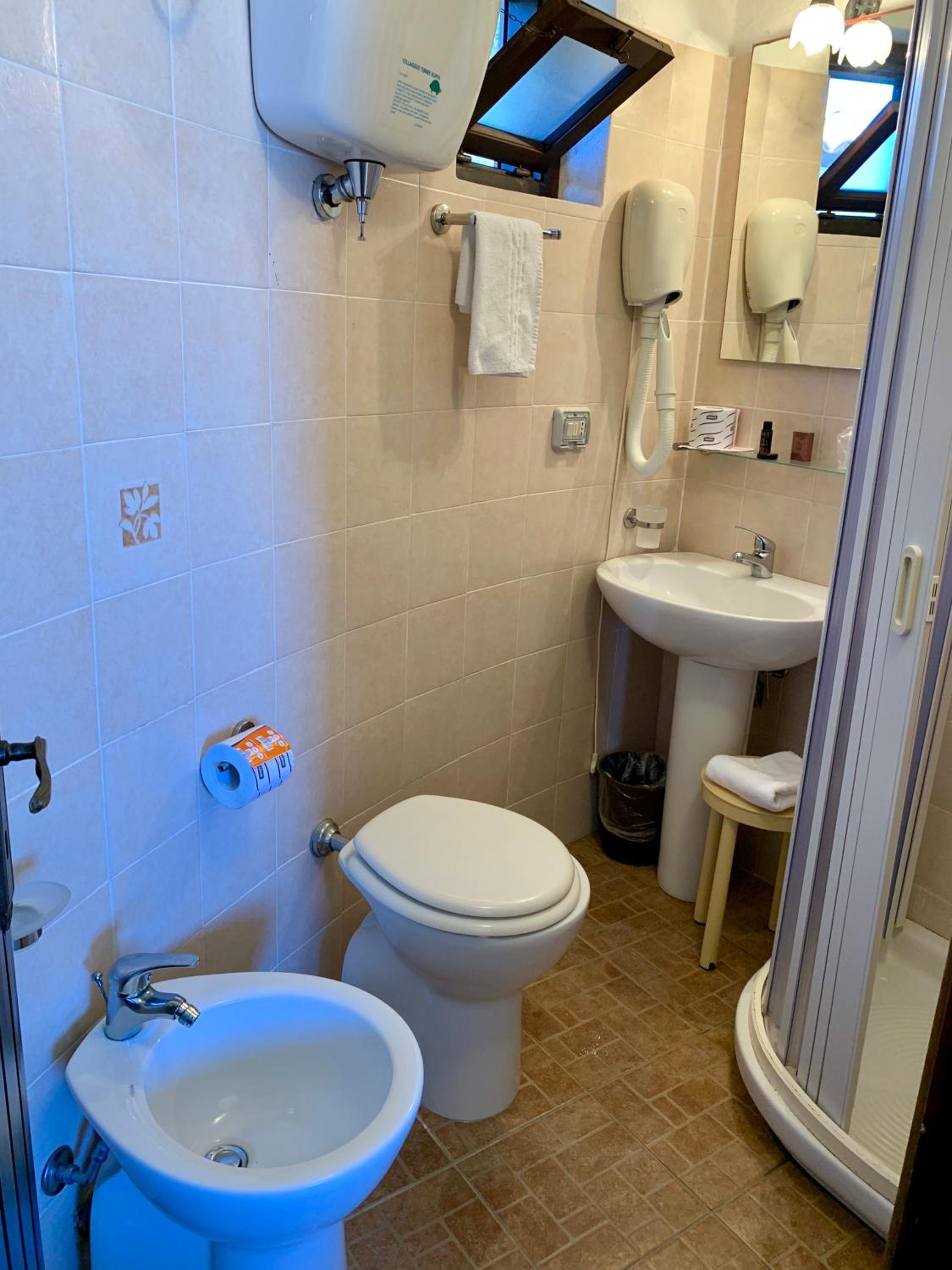 Single Room photo 2
