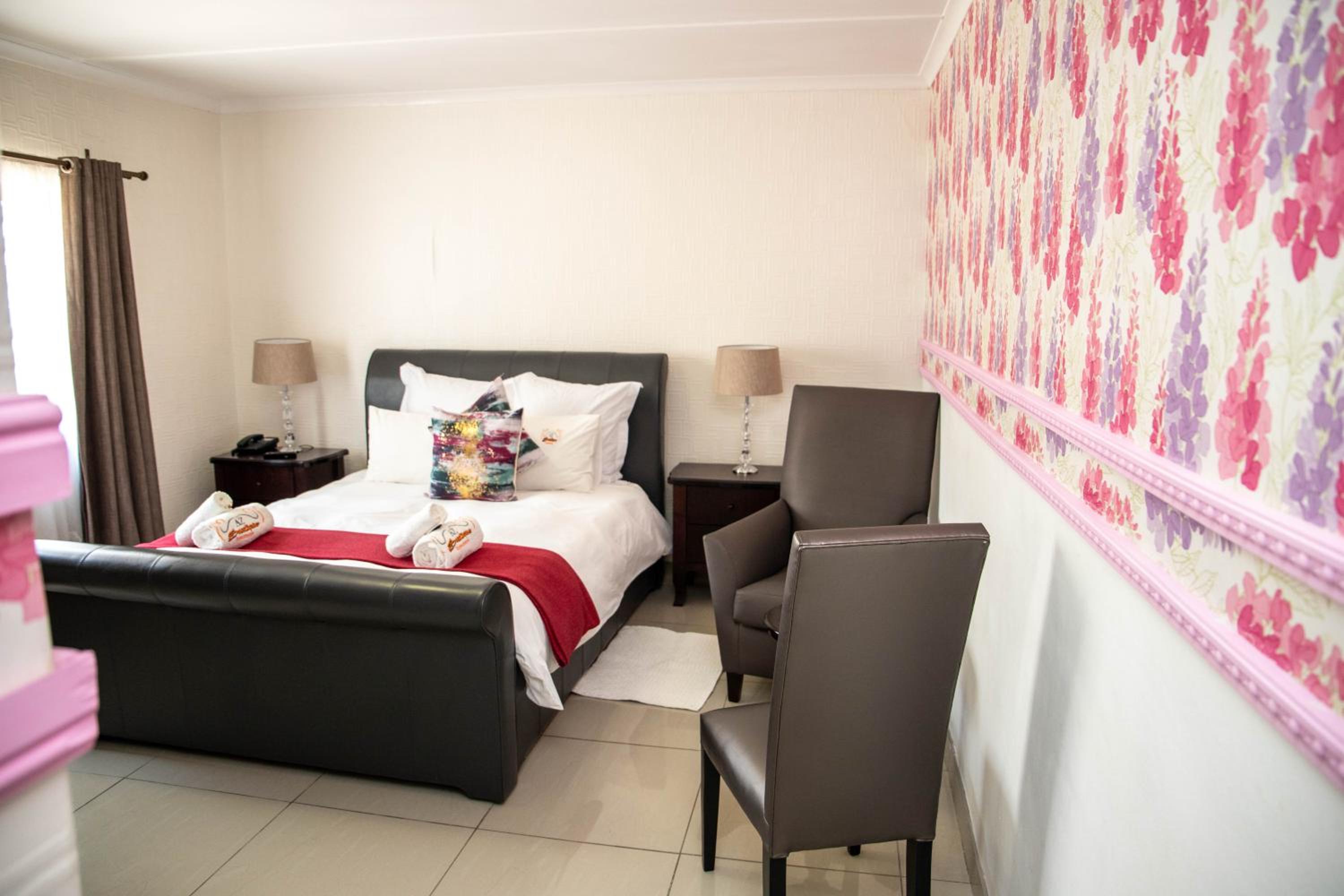 Deluxe Queen Room photo 1