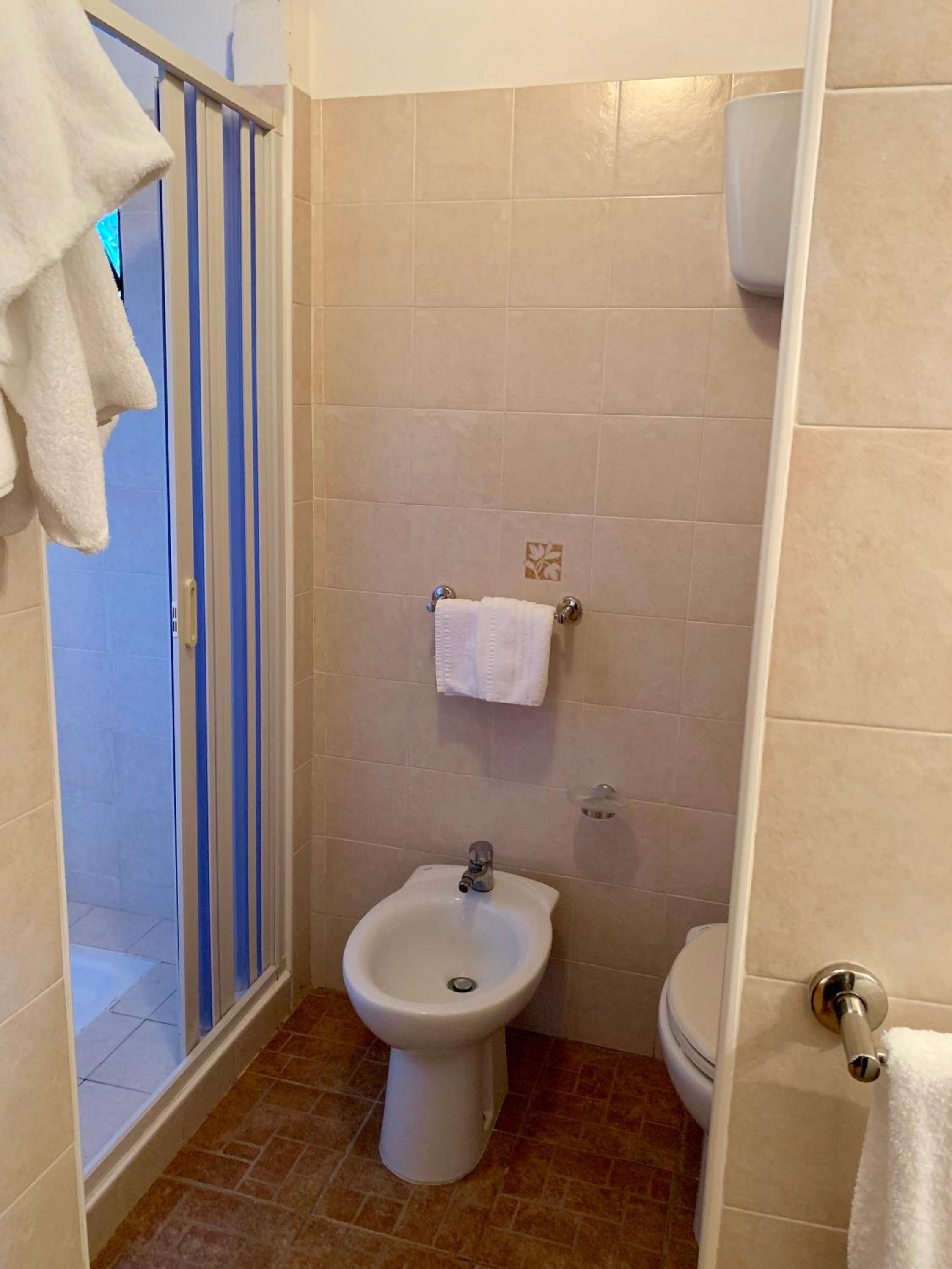 Double or Twin Room photo 2