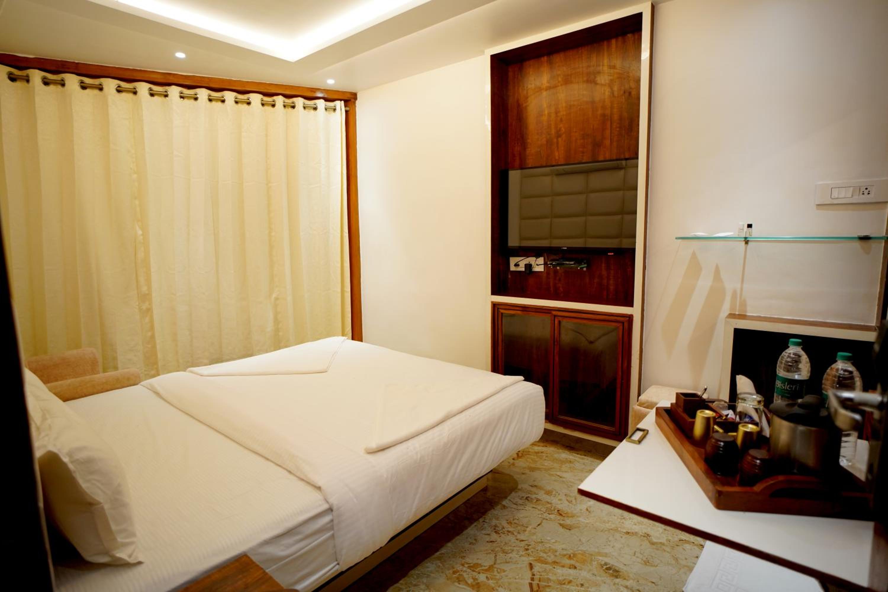 Deluxe room without balcony - Photo 14