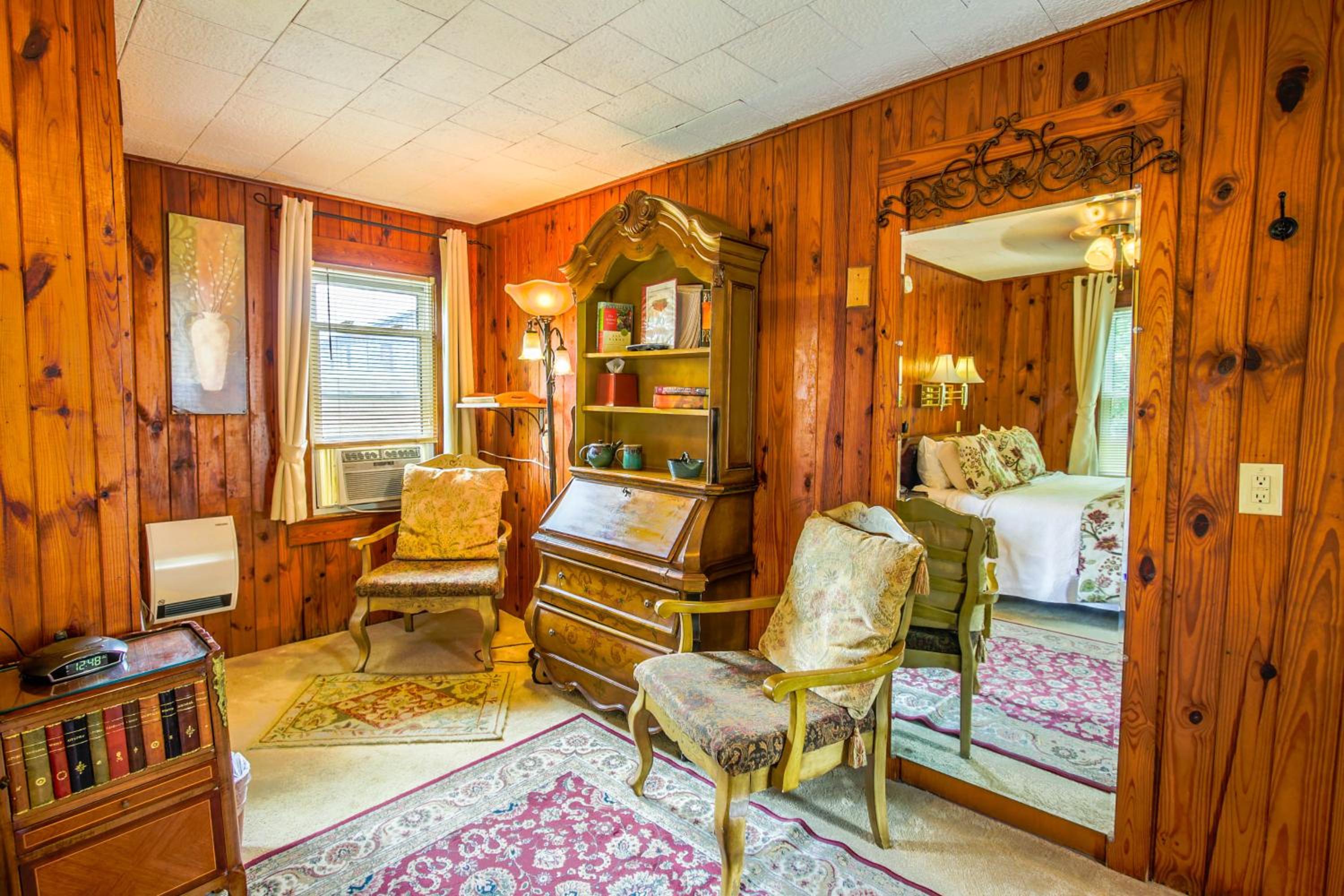 Standard Queen Room - Photo 1