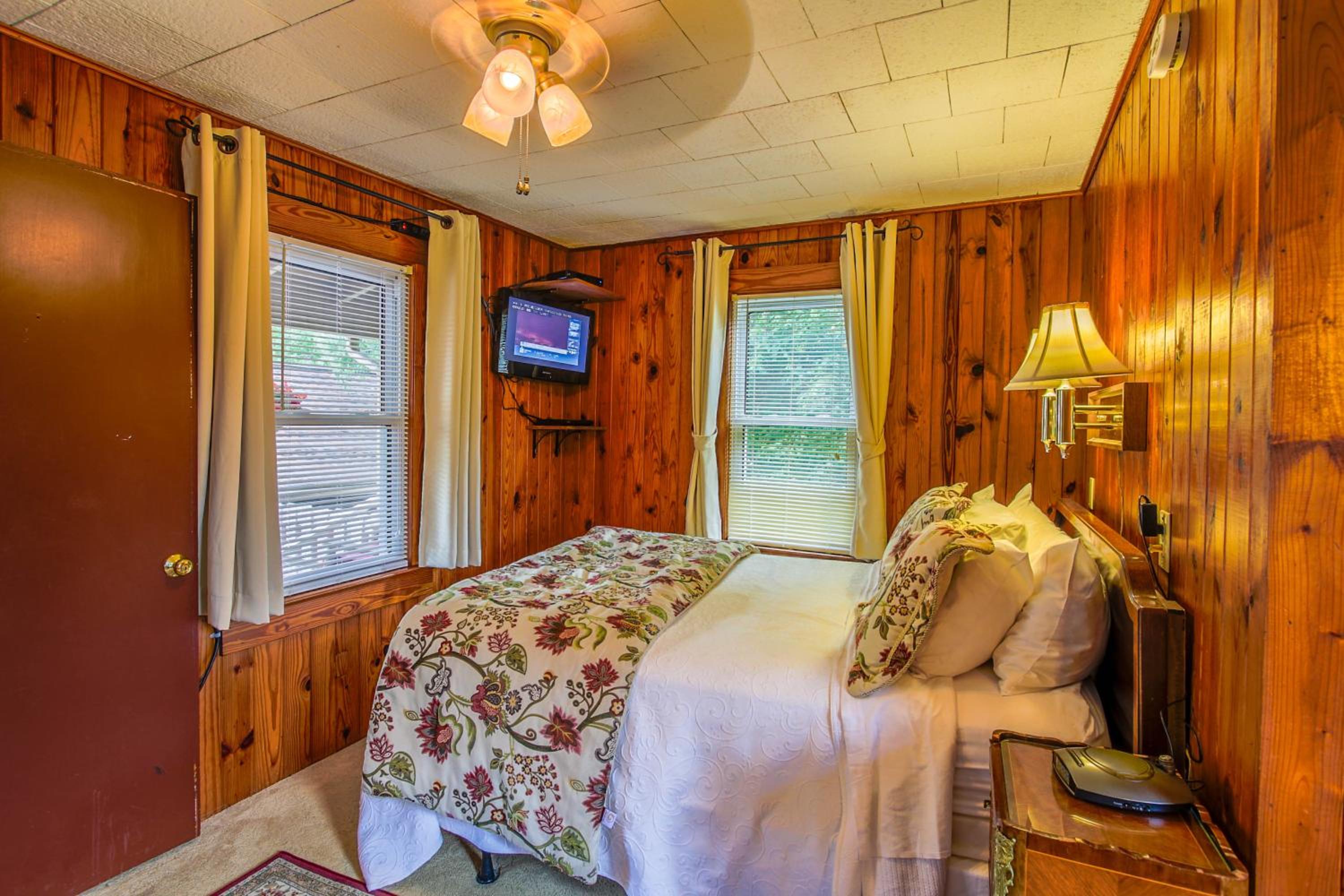 Standard Queen Room - Photo 4