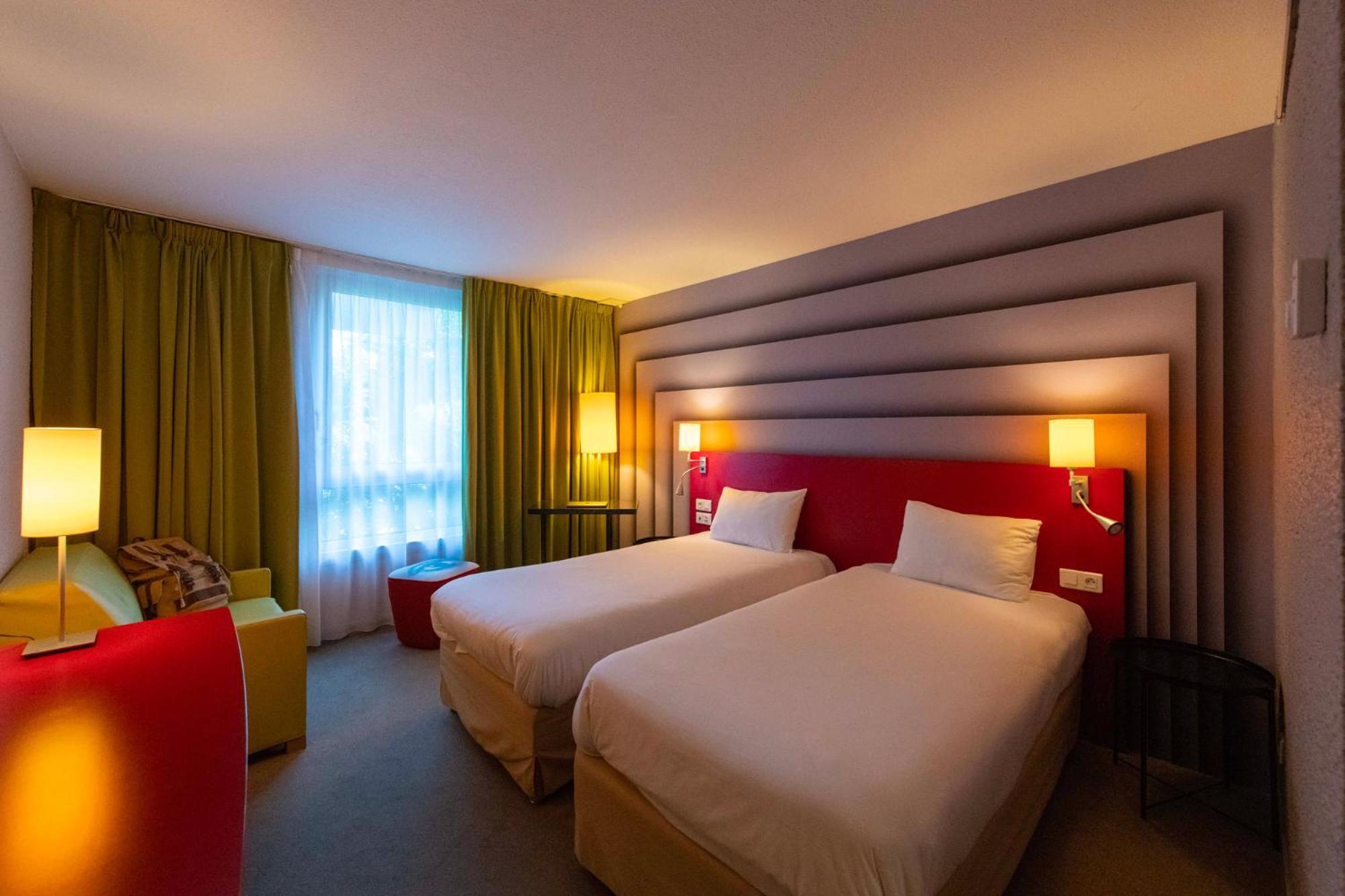 Standard Twin Room with Sofa - Photo 2