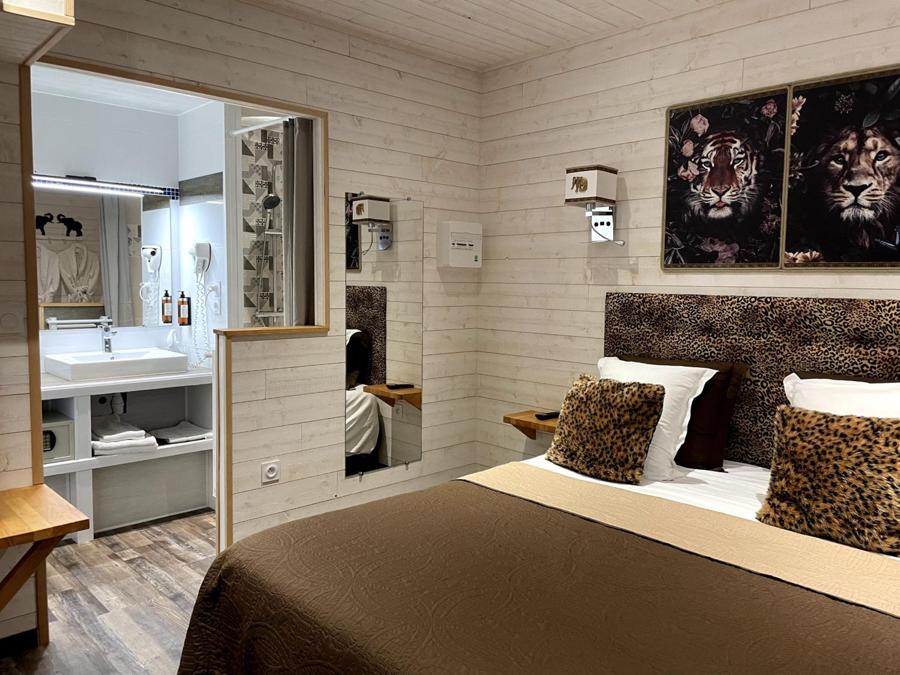 Standard Double Room photo 3