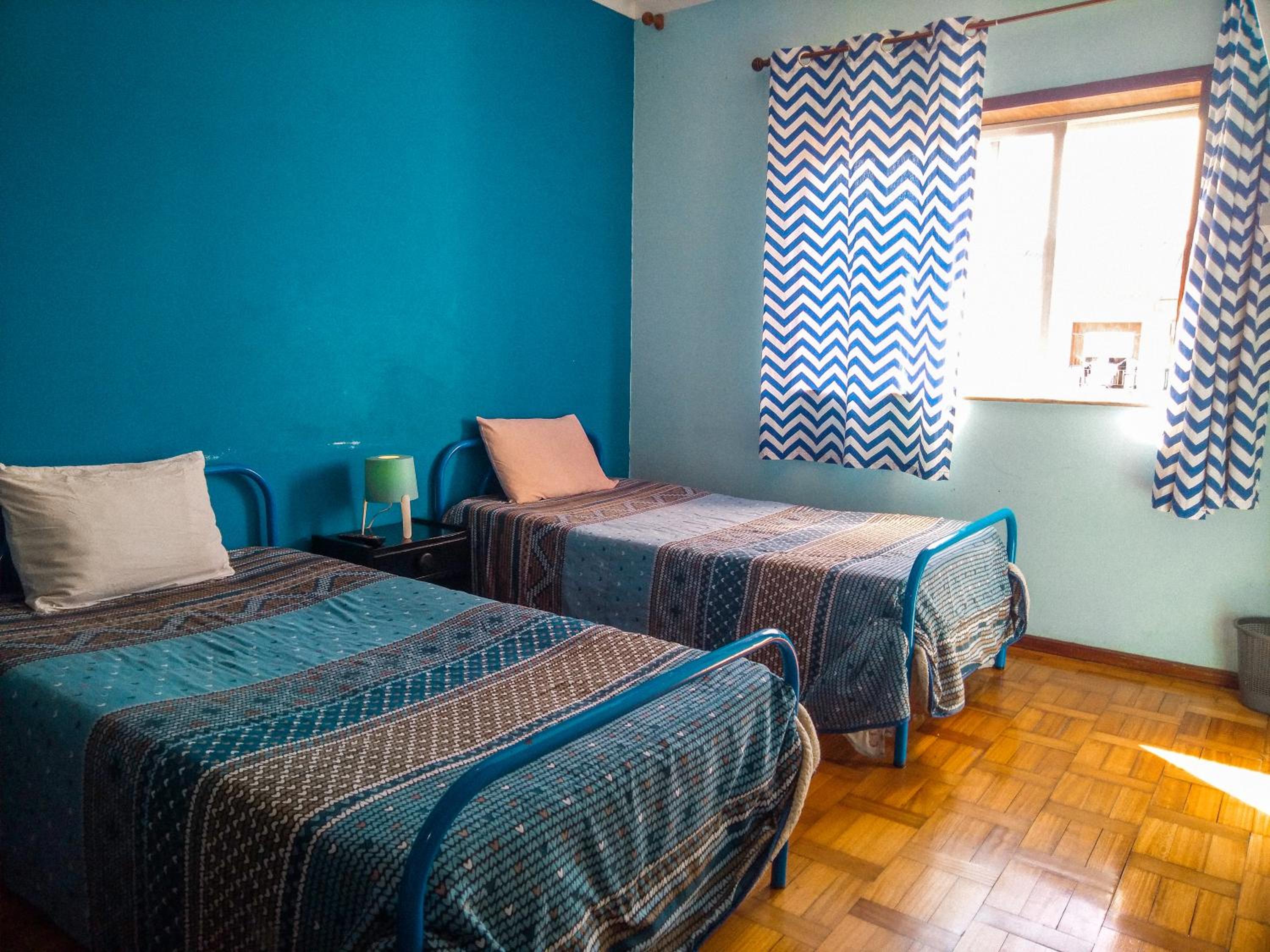Standard Twin Room - Photo 4