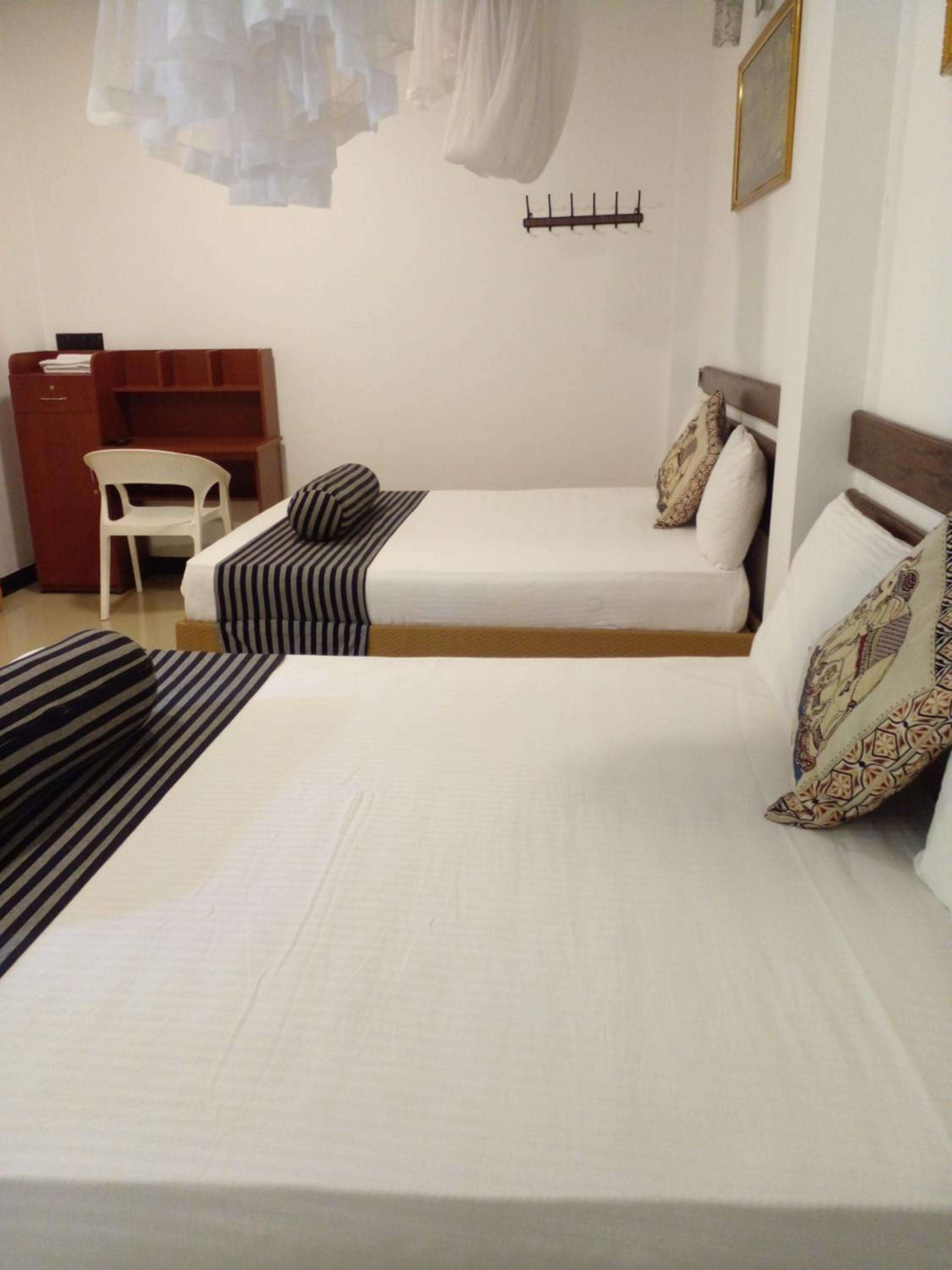 Deluxe Family Room - Photo 2