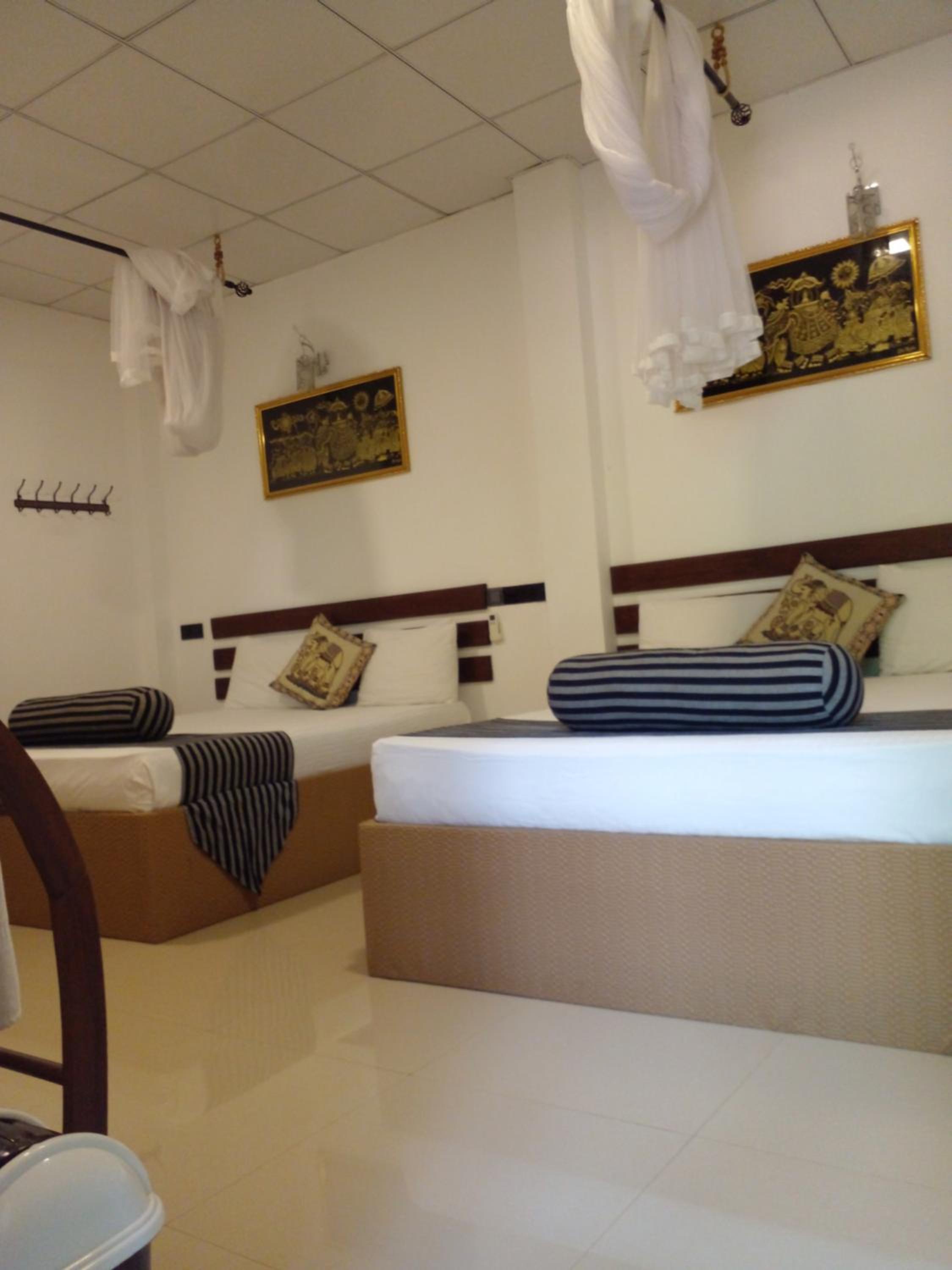Deluxe Family Room - Photo 8