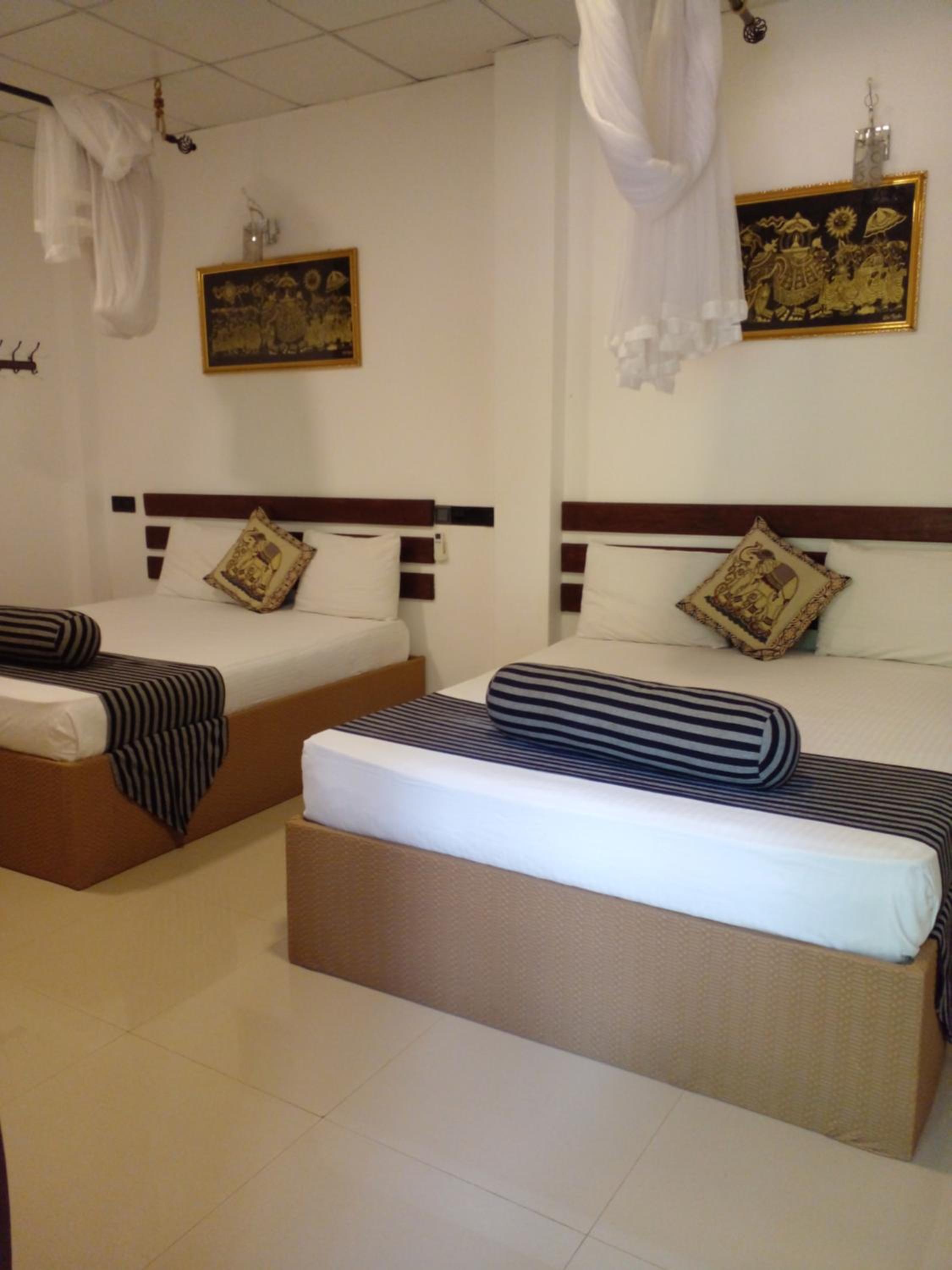 Deluxe Family Room - Photo 7