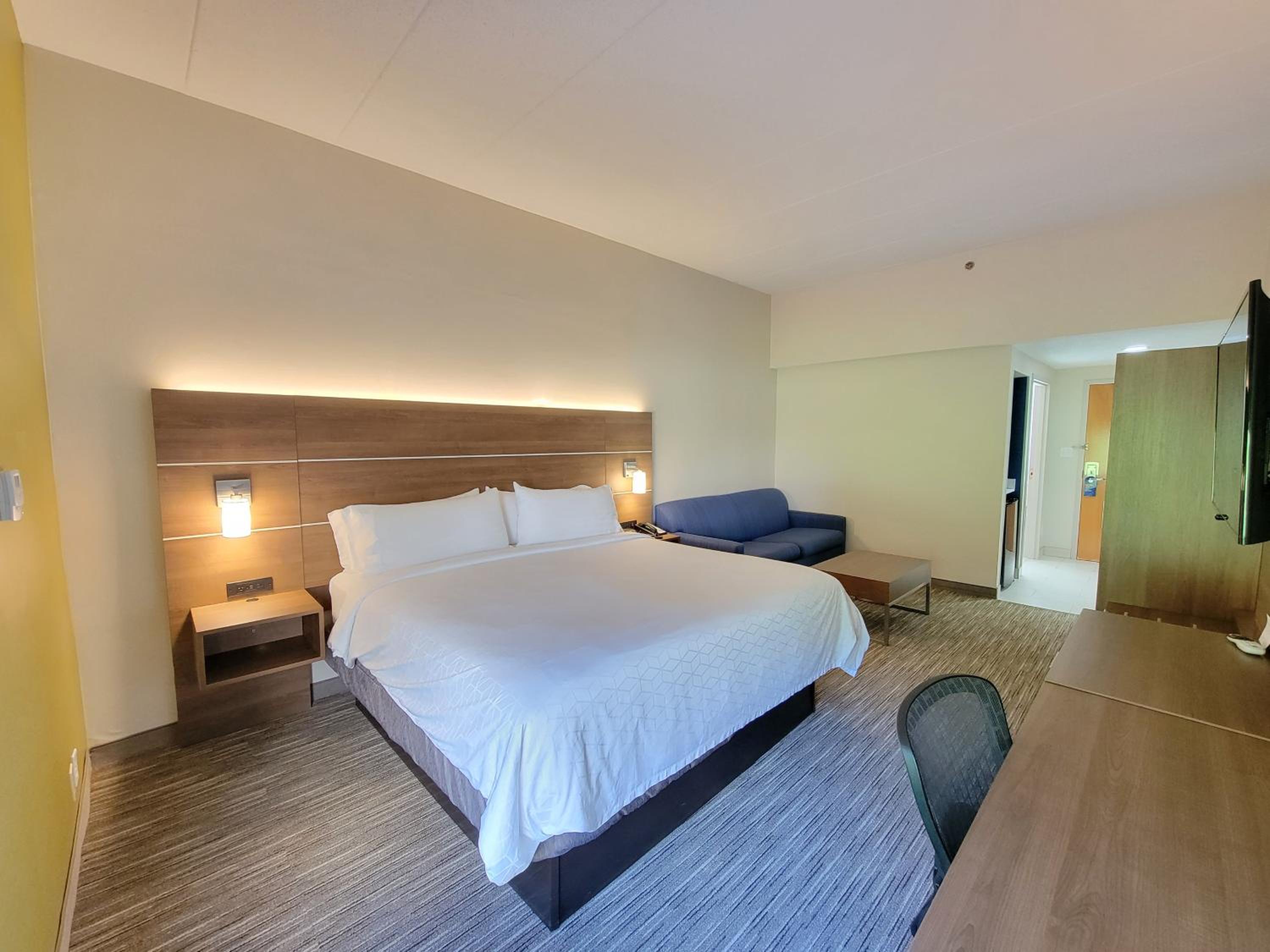 King Suite - Photo 6