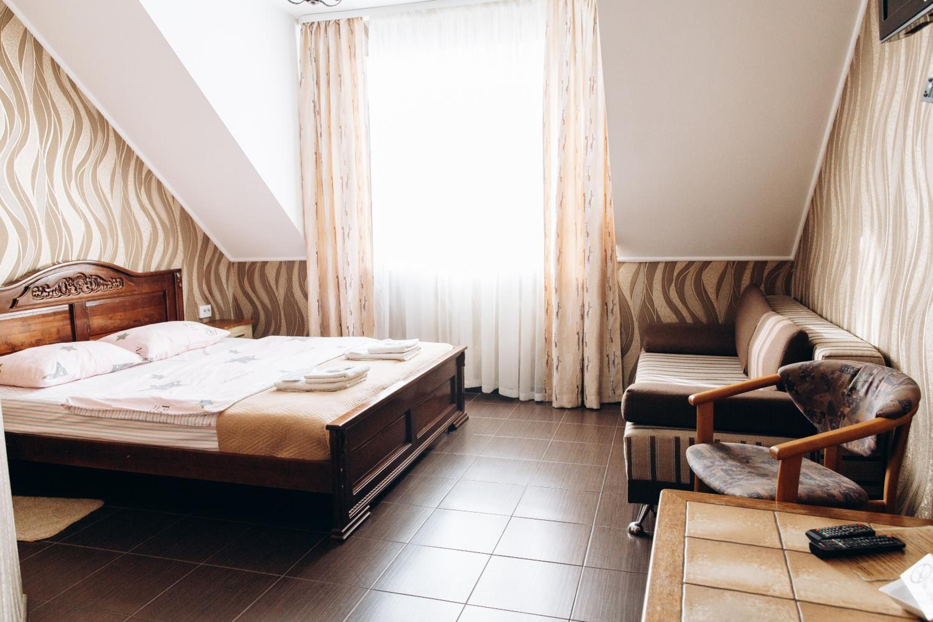 Standard Double or Twin Room photo 3