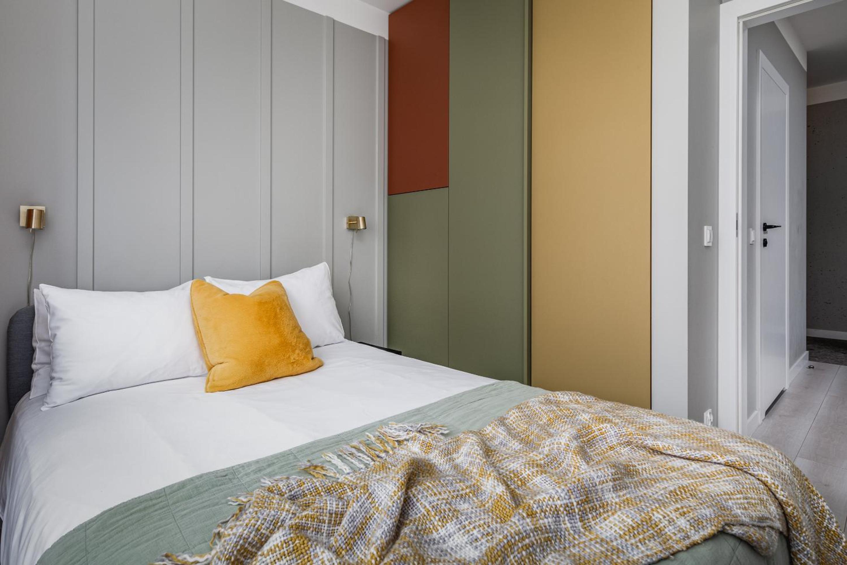 One-Bedroom Apartment - Photo 11
