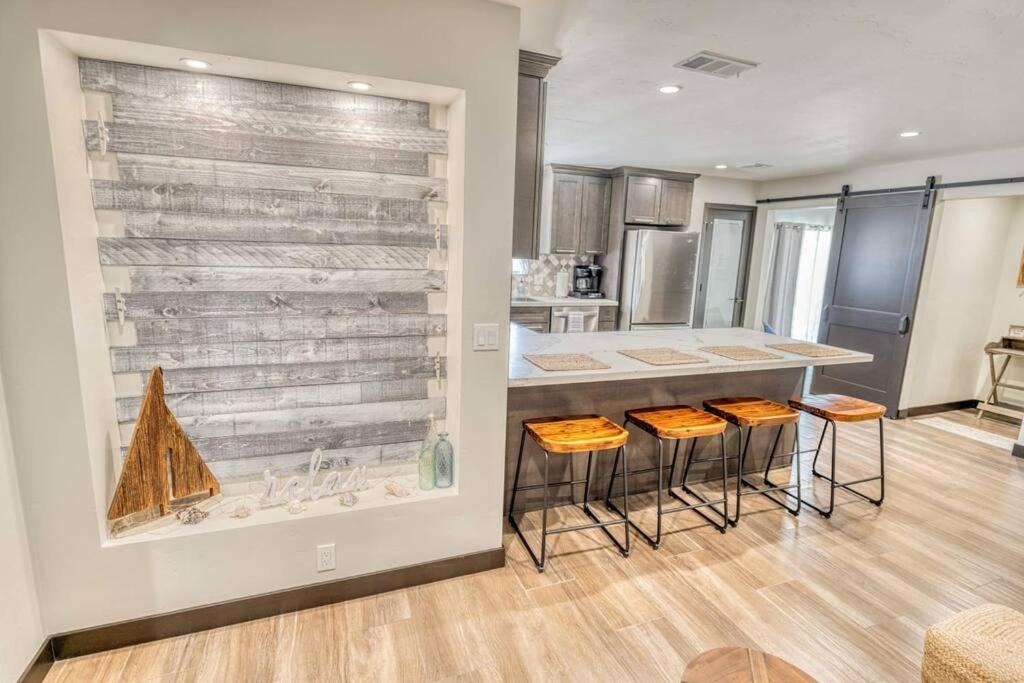 Three-Bedroom House photo 2