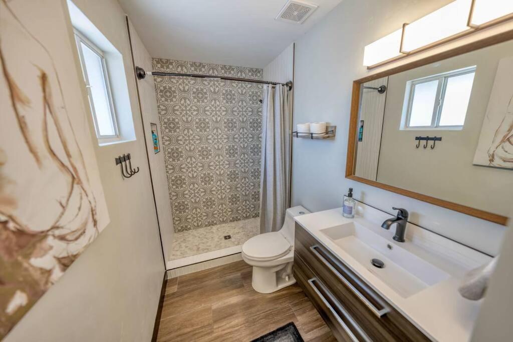 Three-Bedroom House photo 3
