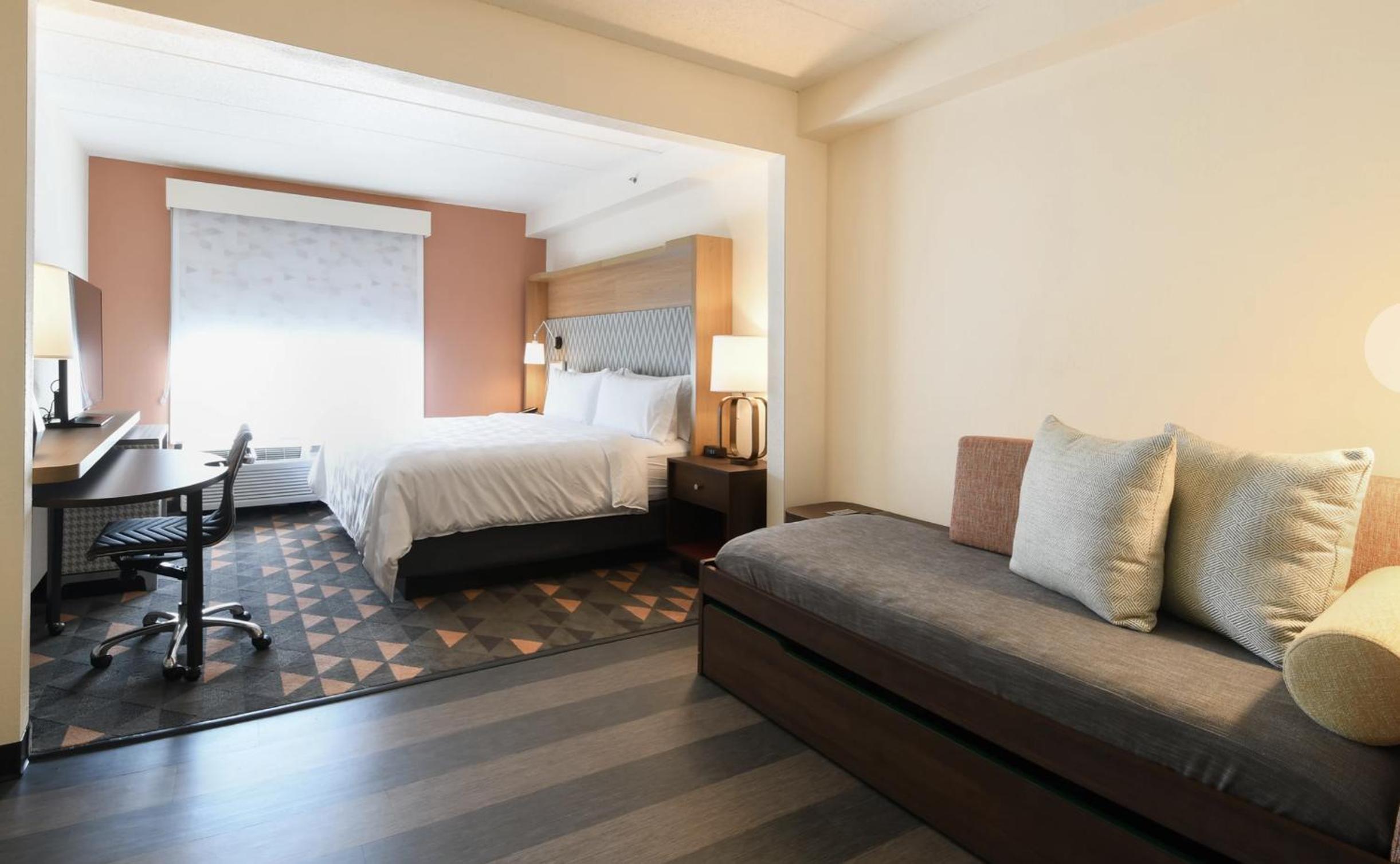 Standard King Room - Photo 2