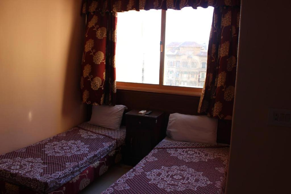 Habitación Doble Deluxe (1 adulto + 1 niño)