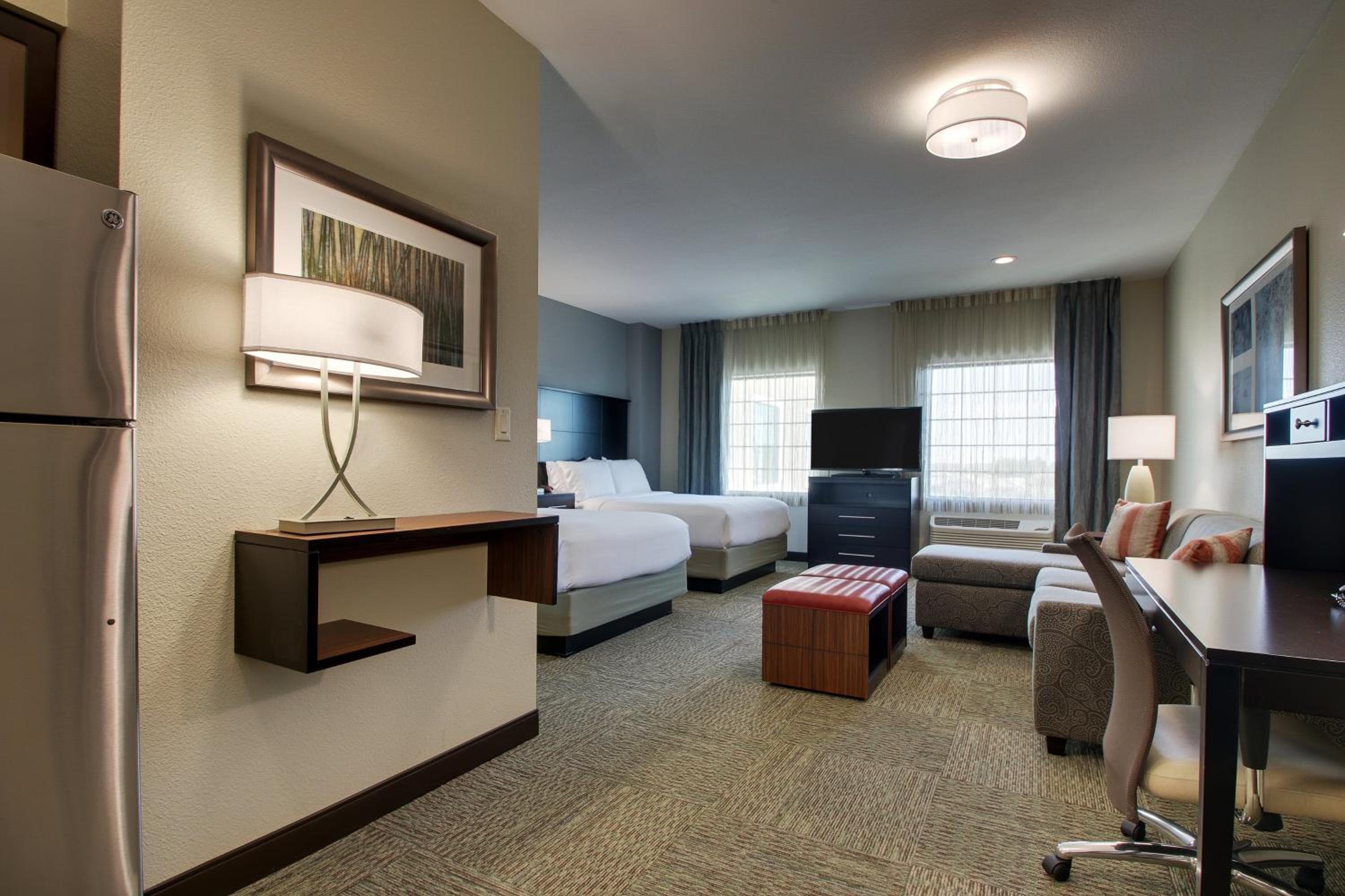 Studio Suite with Two Queen Beds photo 3