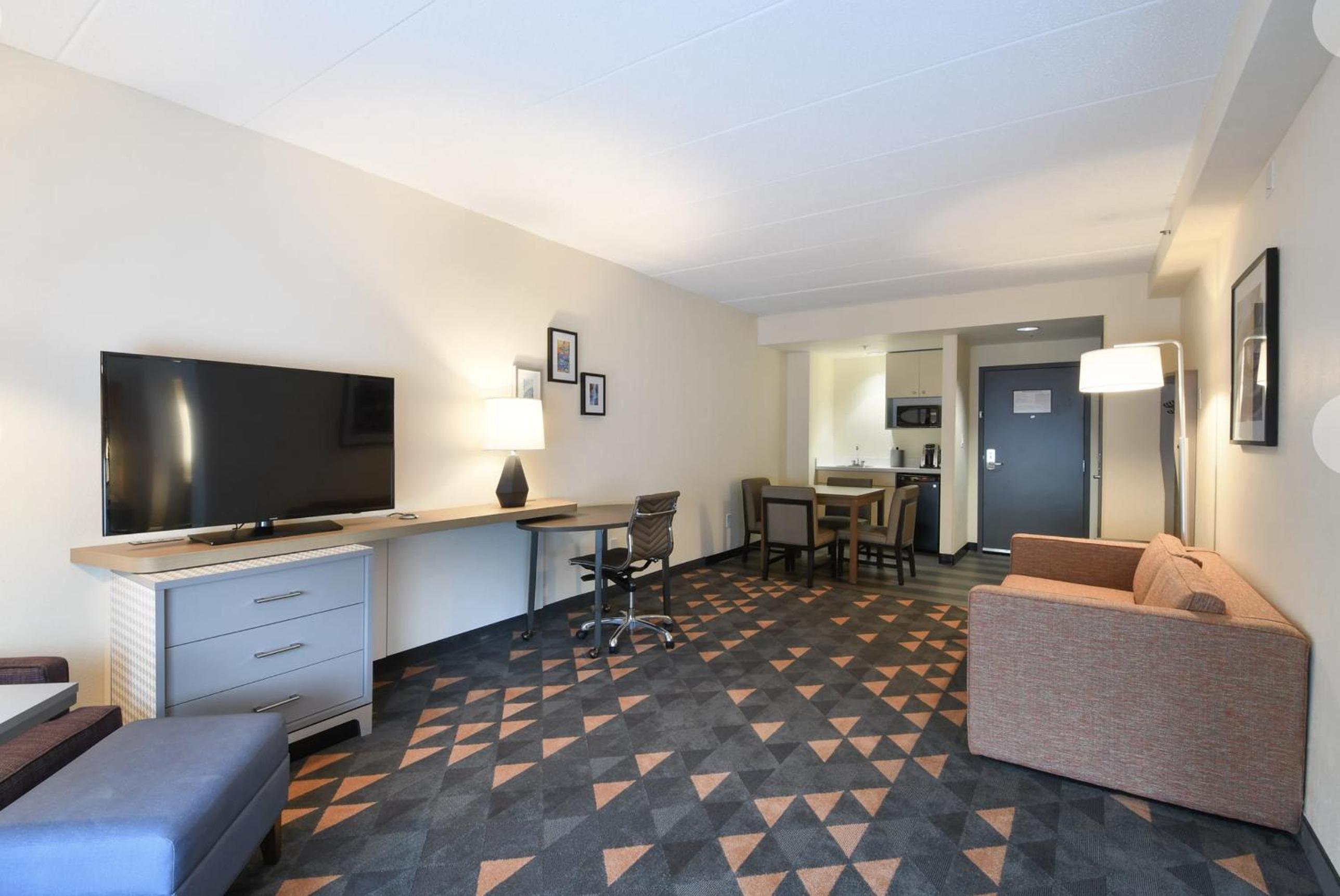 Standard Suite - Photo 1
