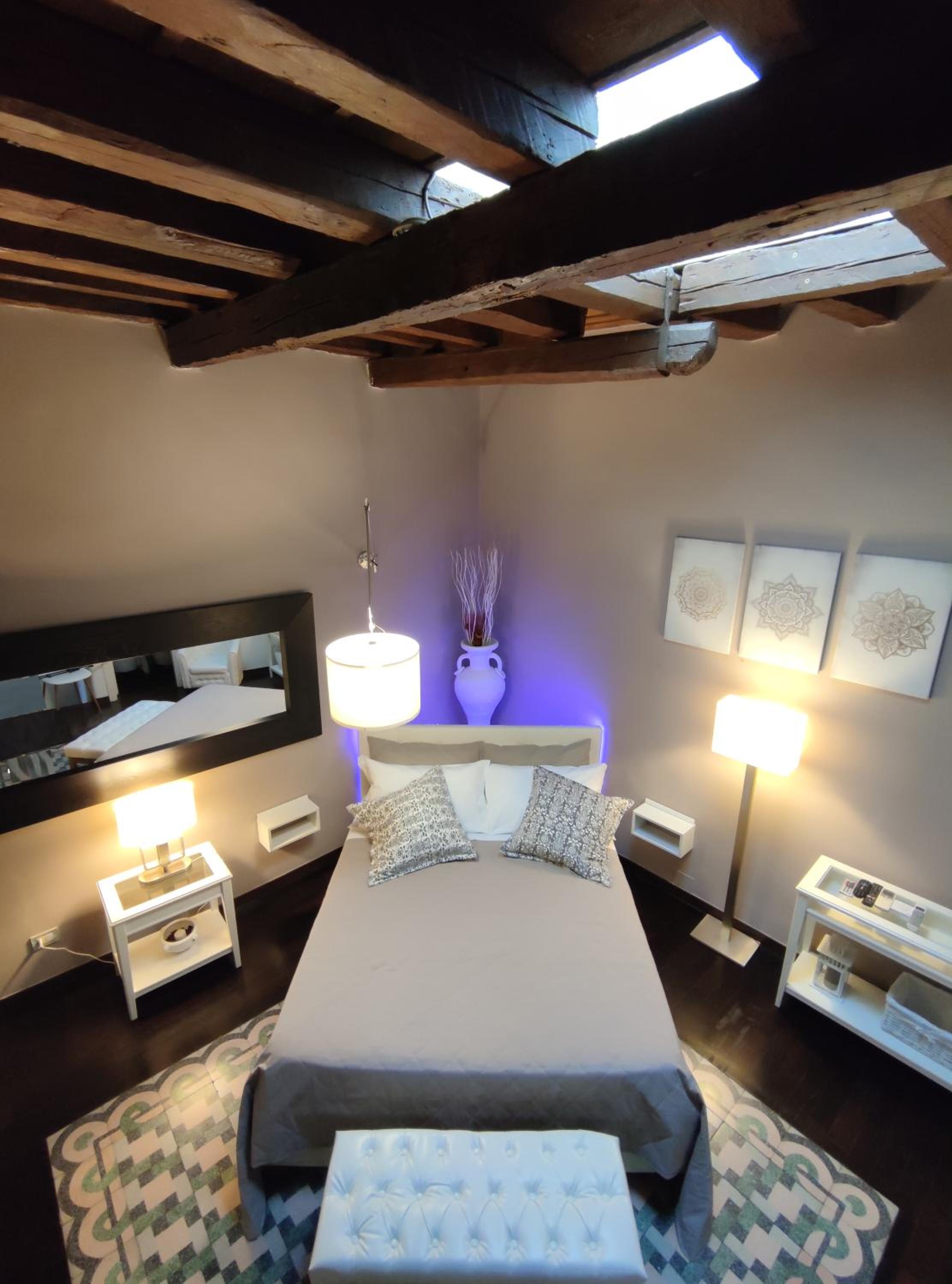 Executive Suite - Photo 7