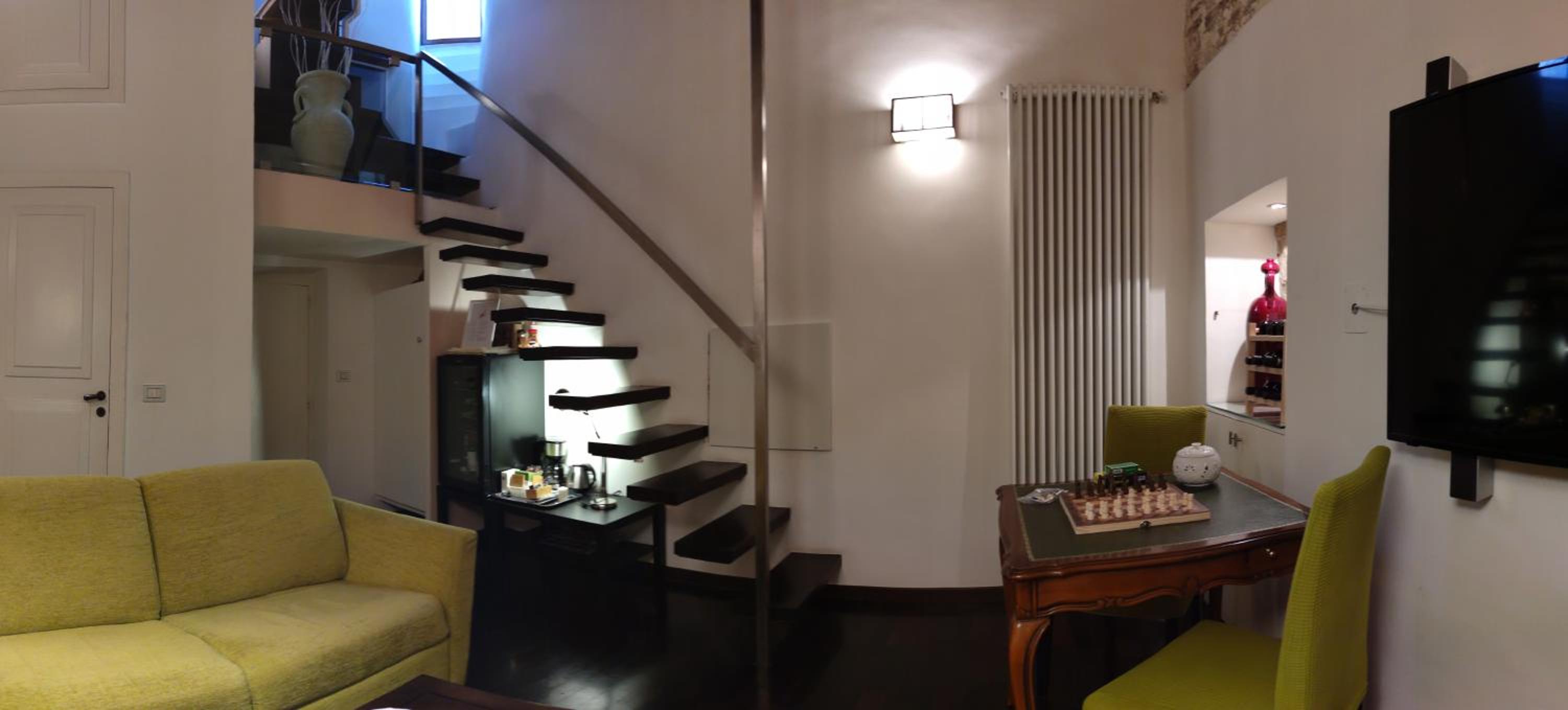 Executive Suite - Photo 3