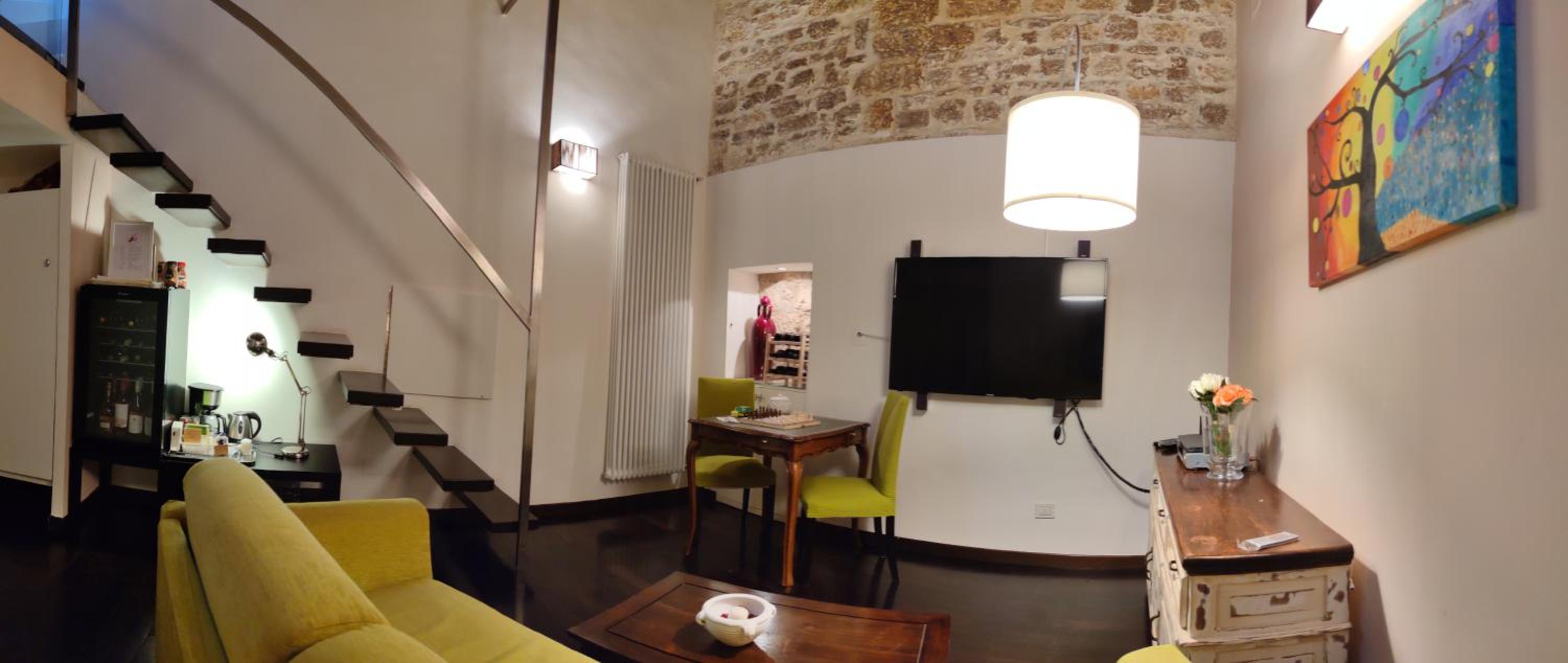 Executive Suite - Photo 2