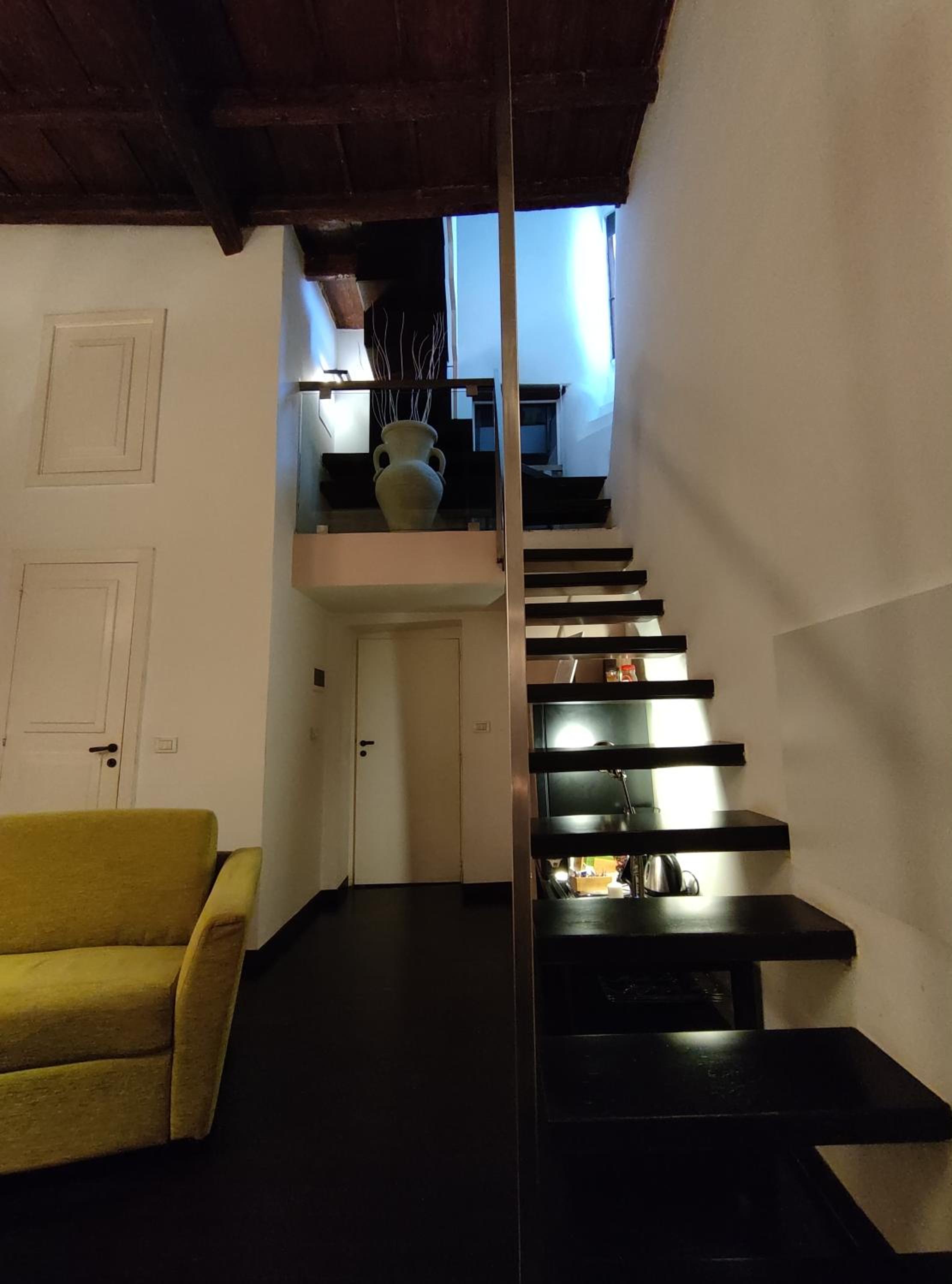 Executive Suite - Photo 15
