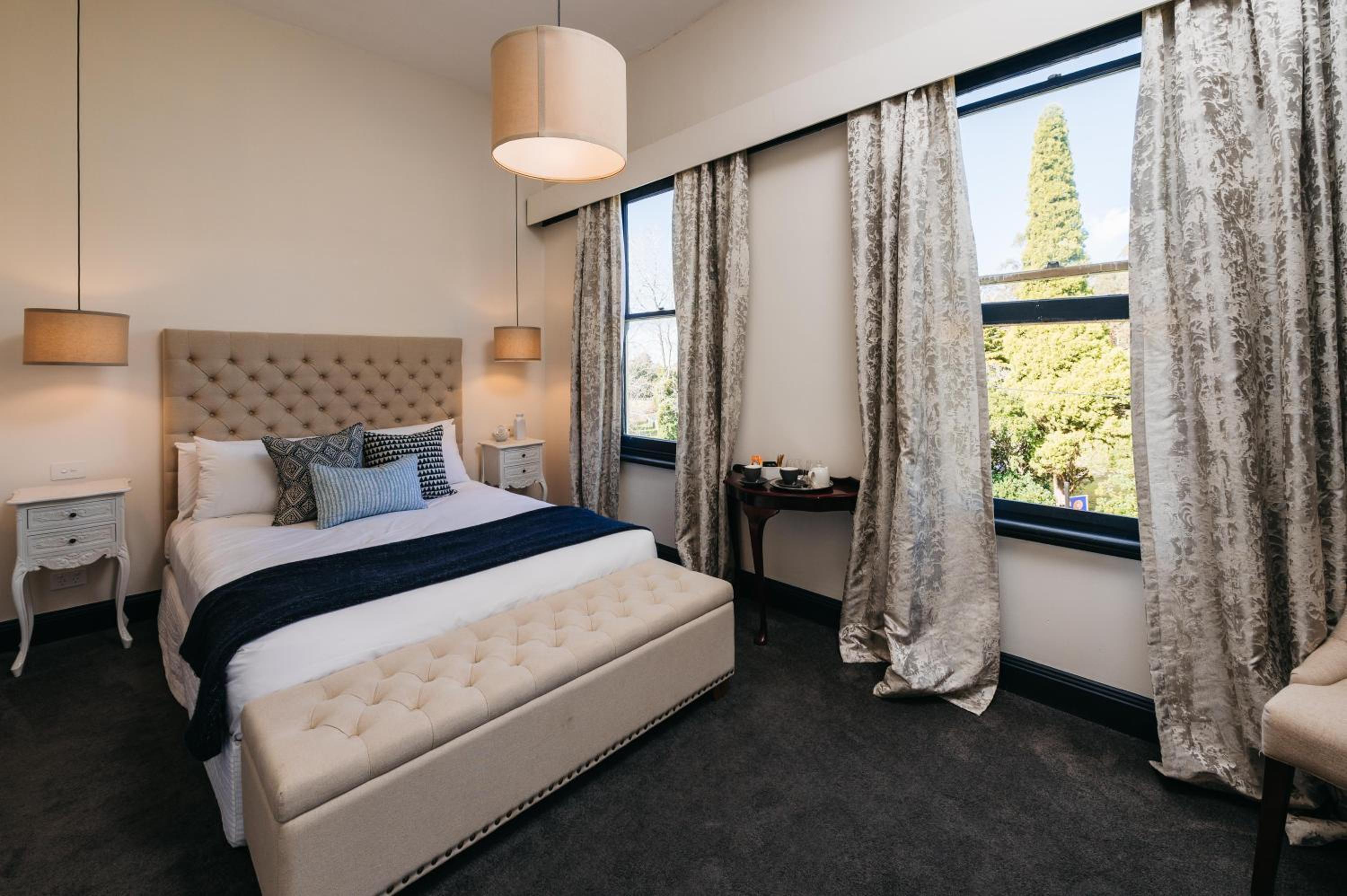 Heritage Queen Room photo 3