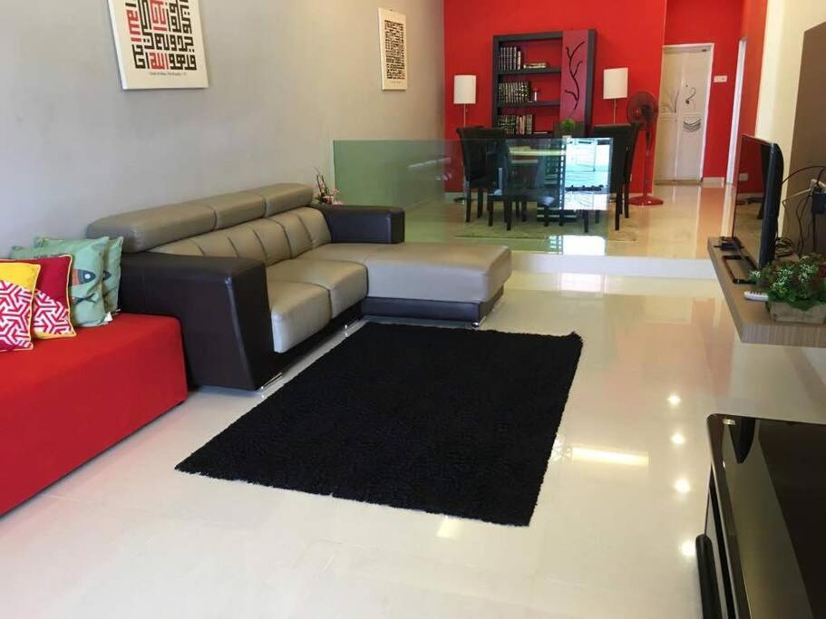 Four-Bedroom House photo 1