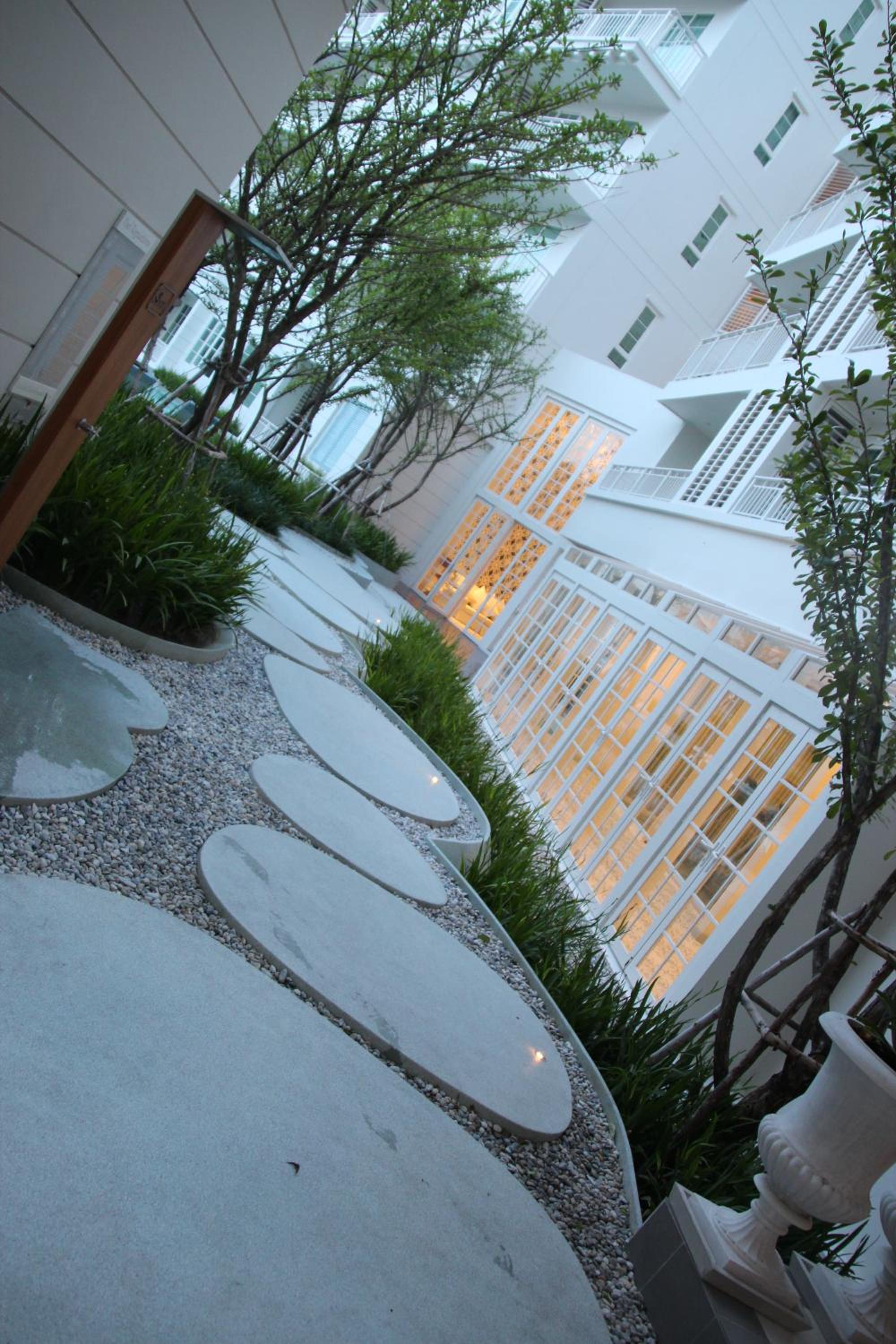 Apartment with Pool View  - Photo 4