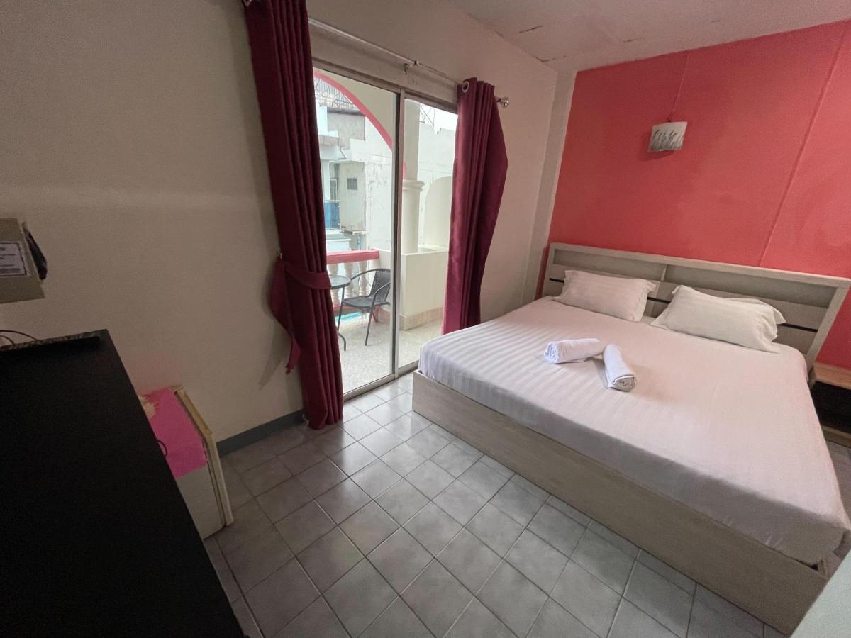 Double Room with Balcony and Sea View - Photo 4