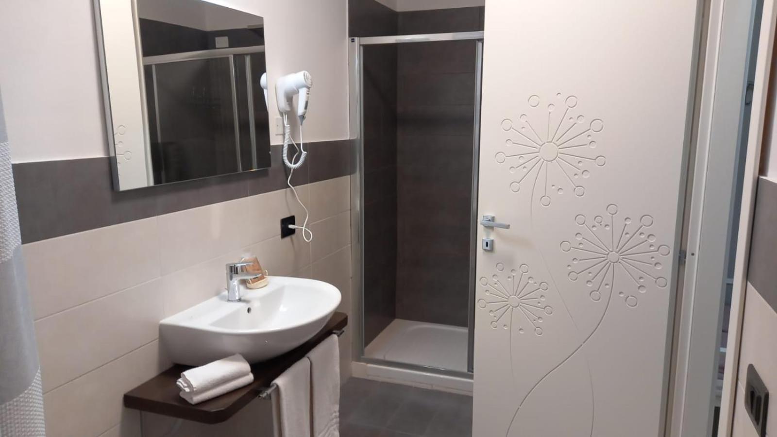Superior Double or Twin Room - Photo 3