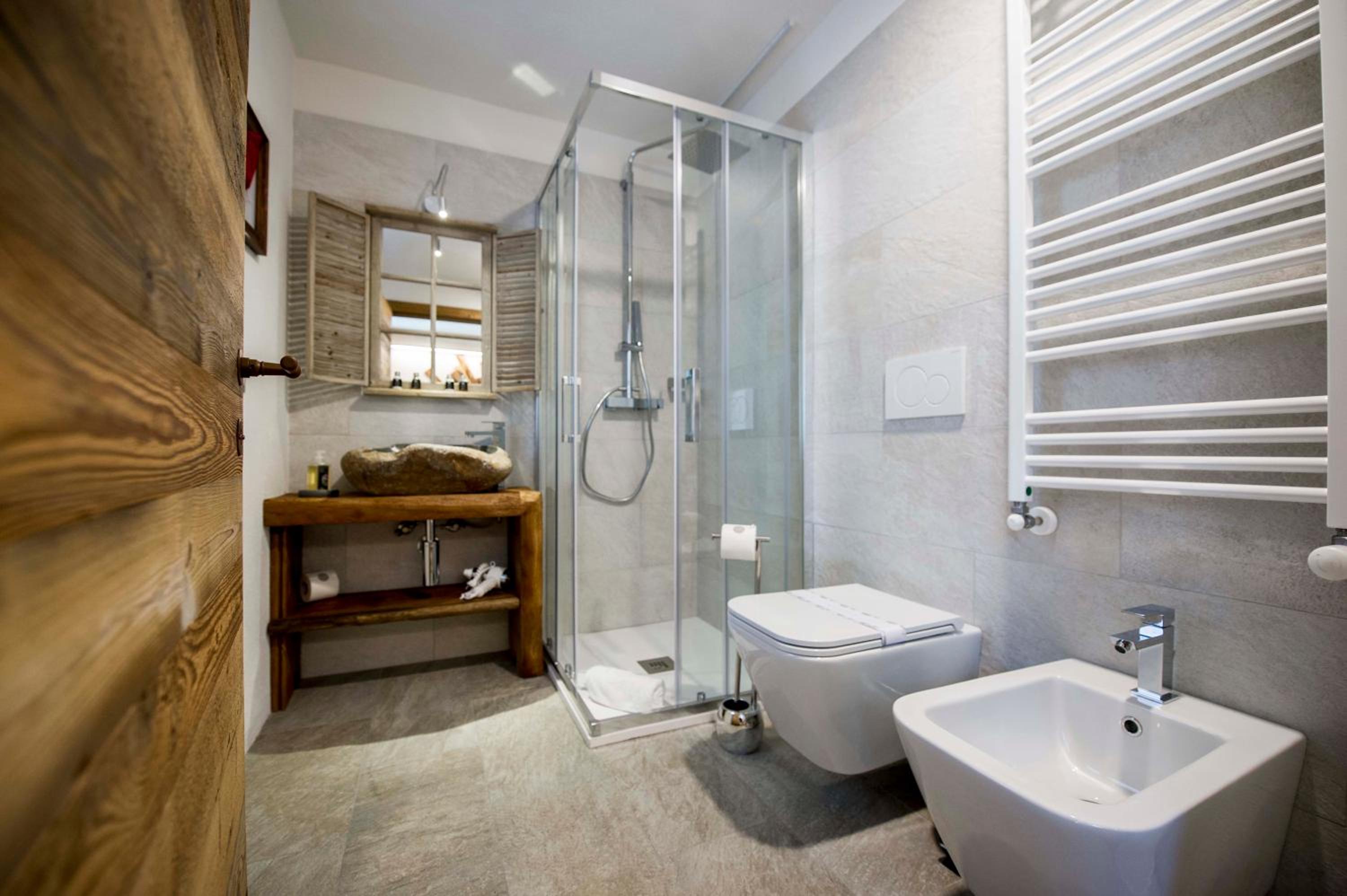 Double Room with Balcony - Photo 4