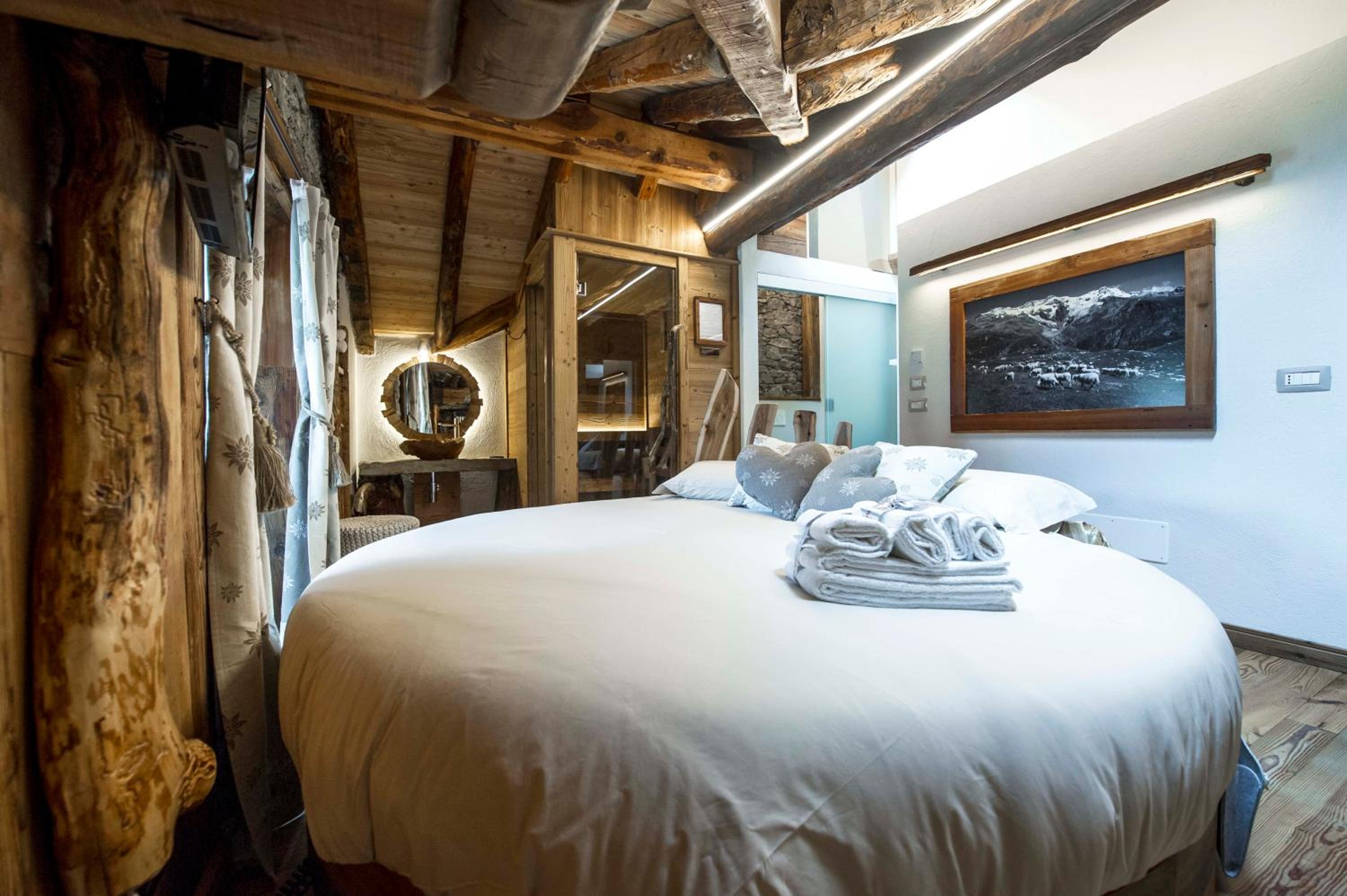Junior Suite with Sauna - Photo 8