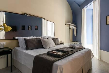 Double Room with Street View