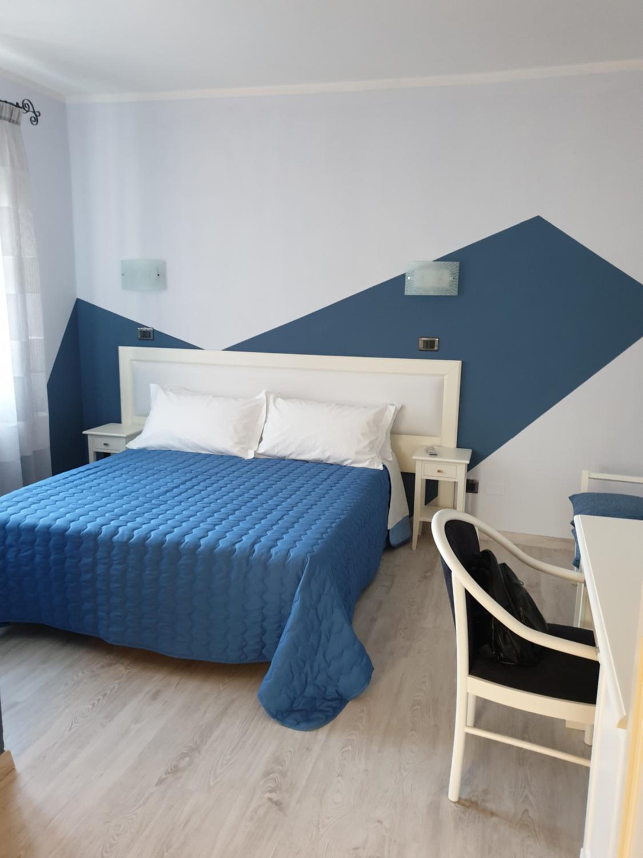 Standard Double or Twin Room - Photo 1