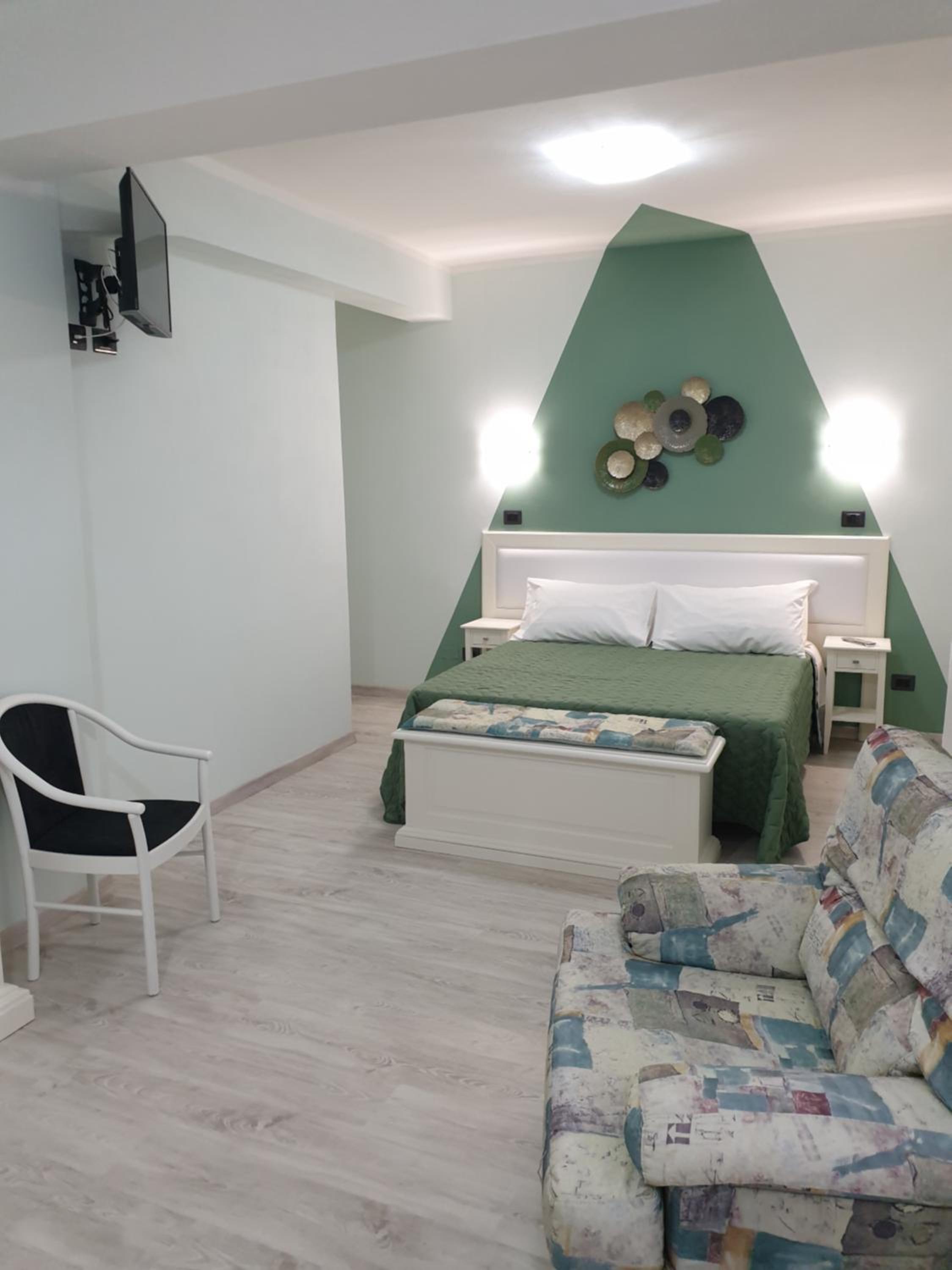 Deluxe Double or Twin Room - Photo 1