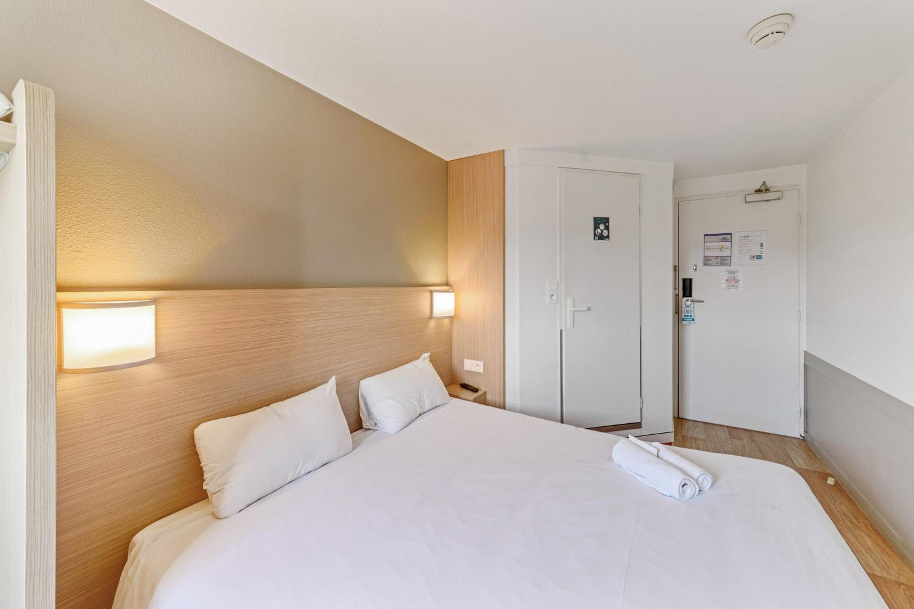 Double Room - Photo 5