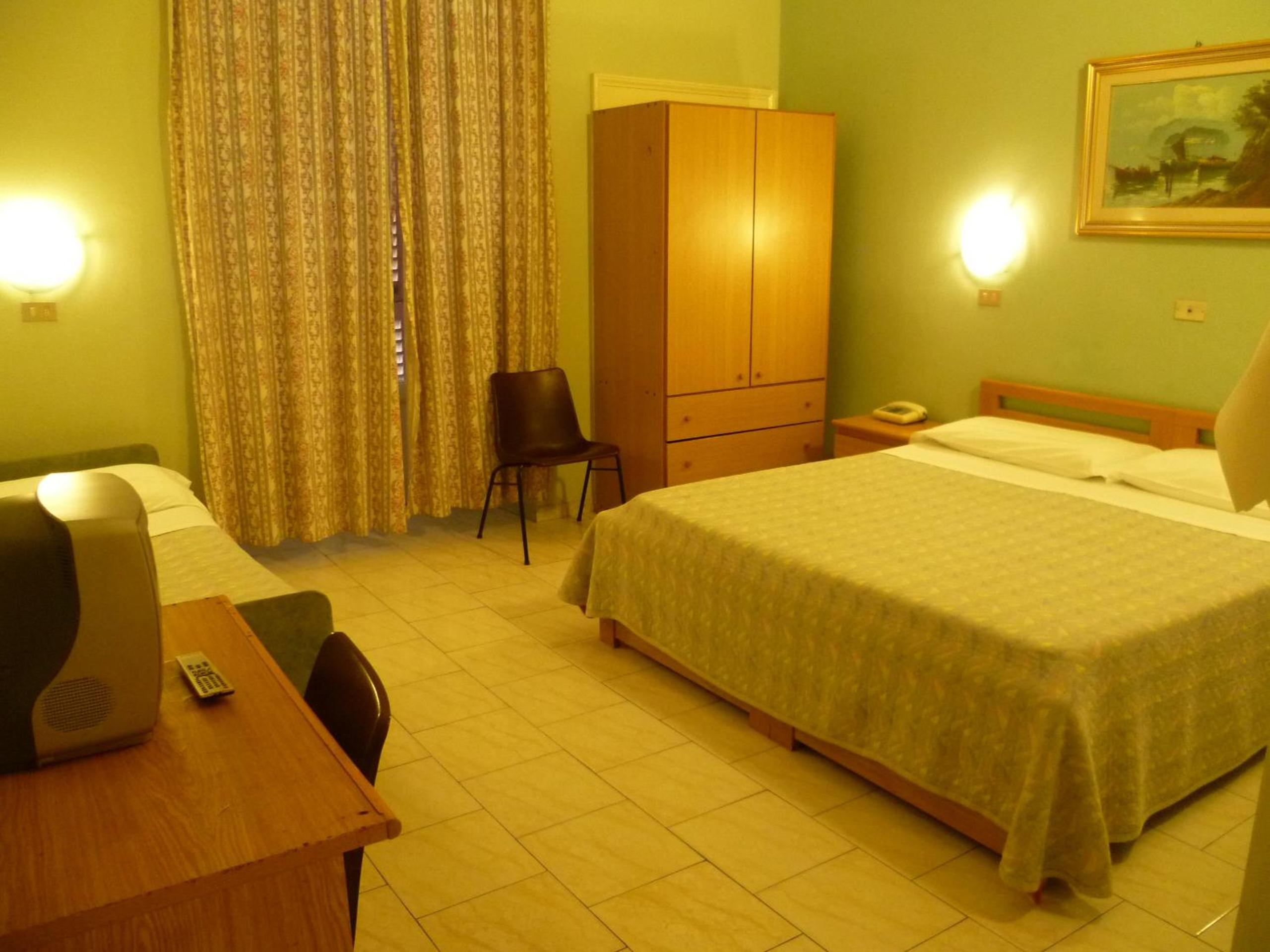 Dreibettzimmer