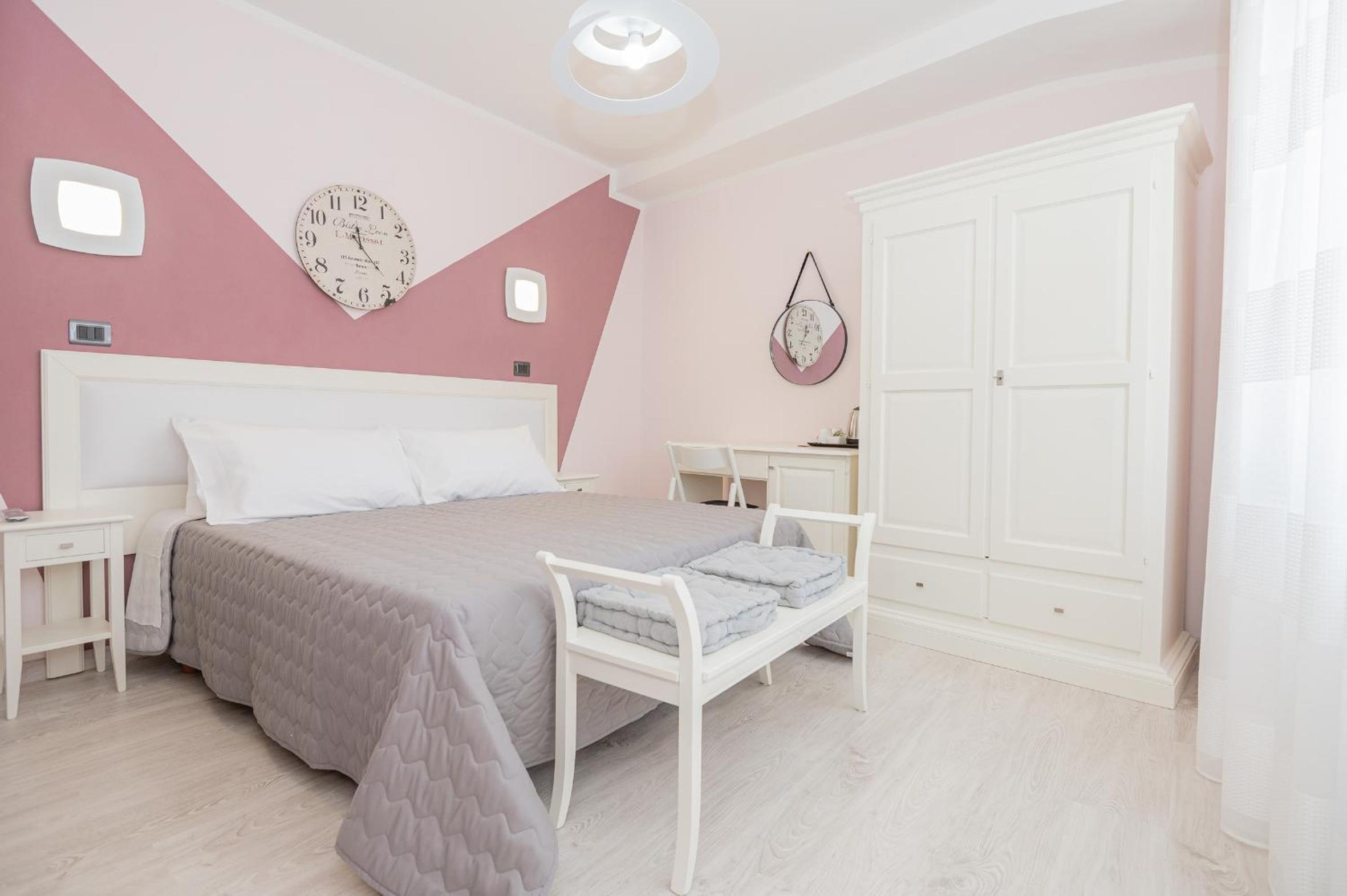 Superior Double or Twin Room - Photo 2