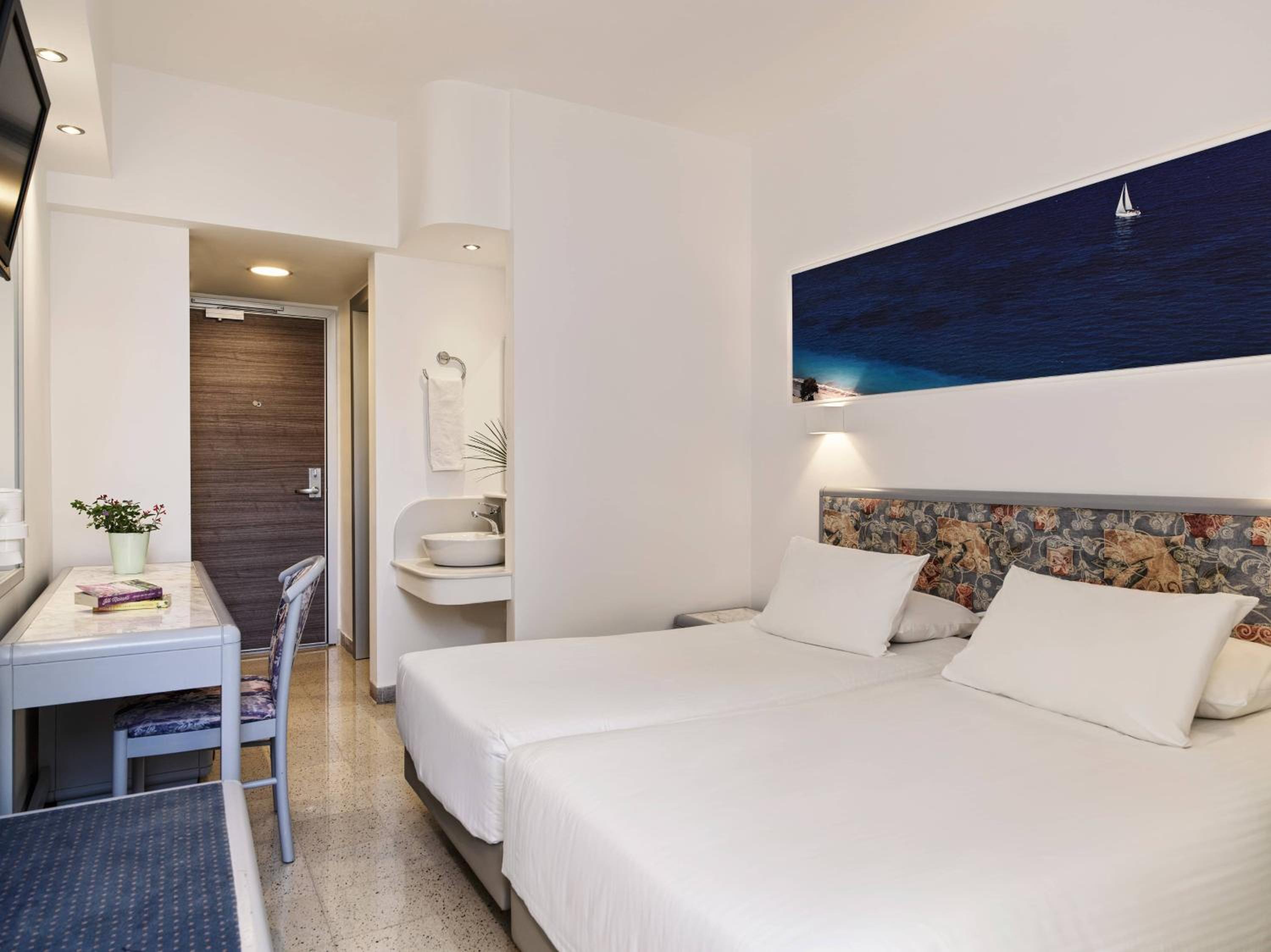 Club Twin Room photo 1