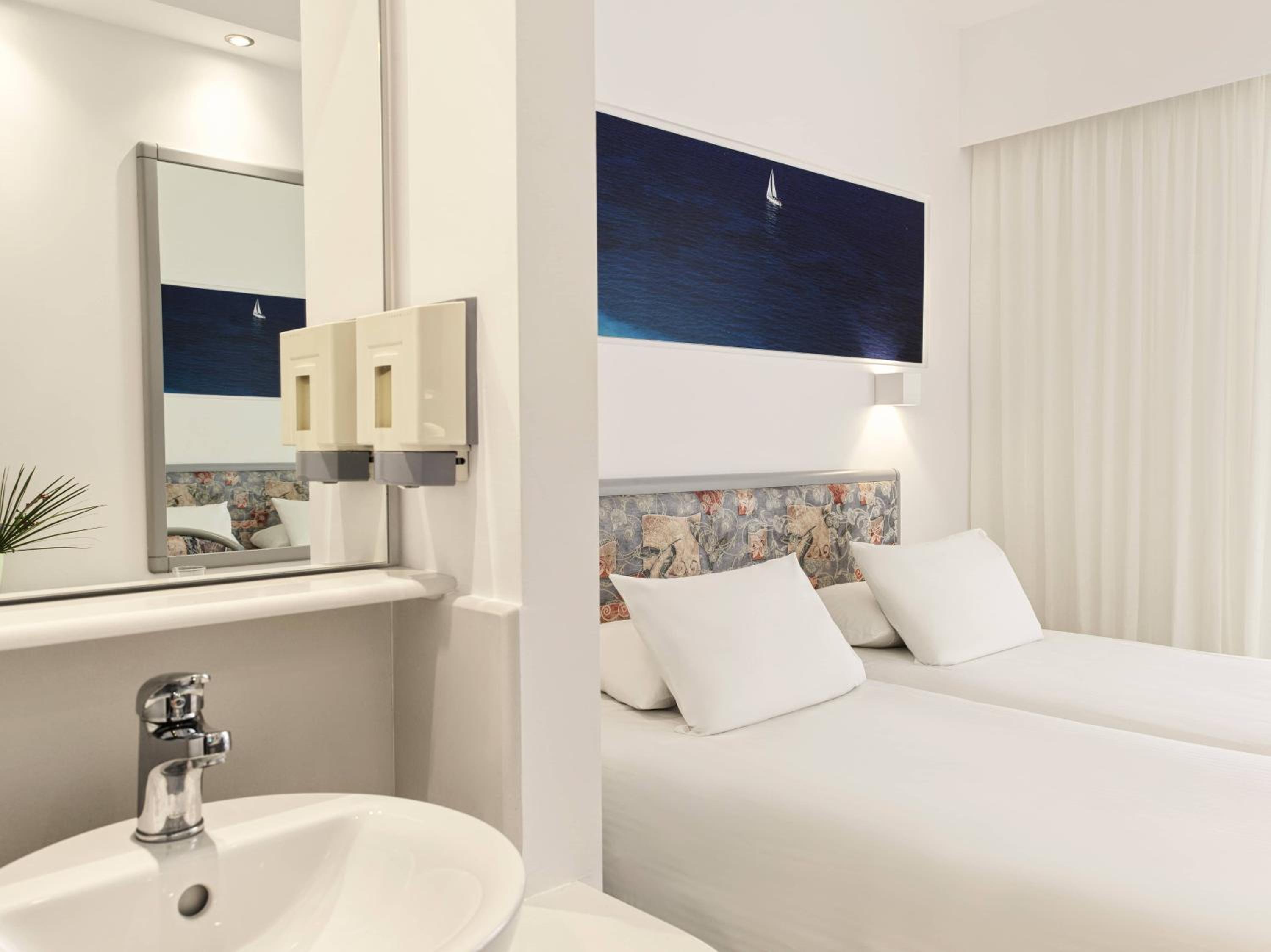 Club Twin Room photo 2