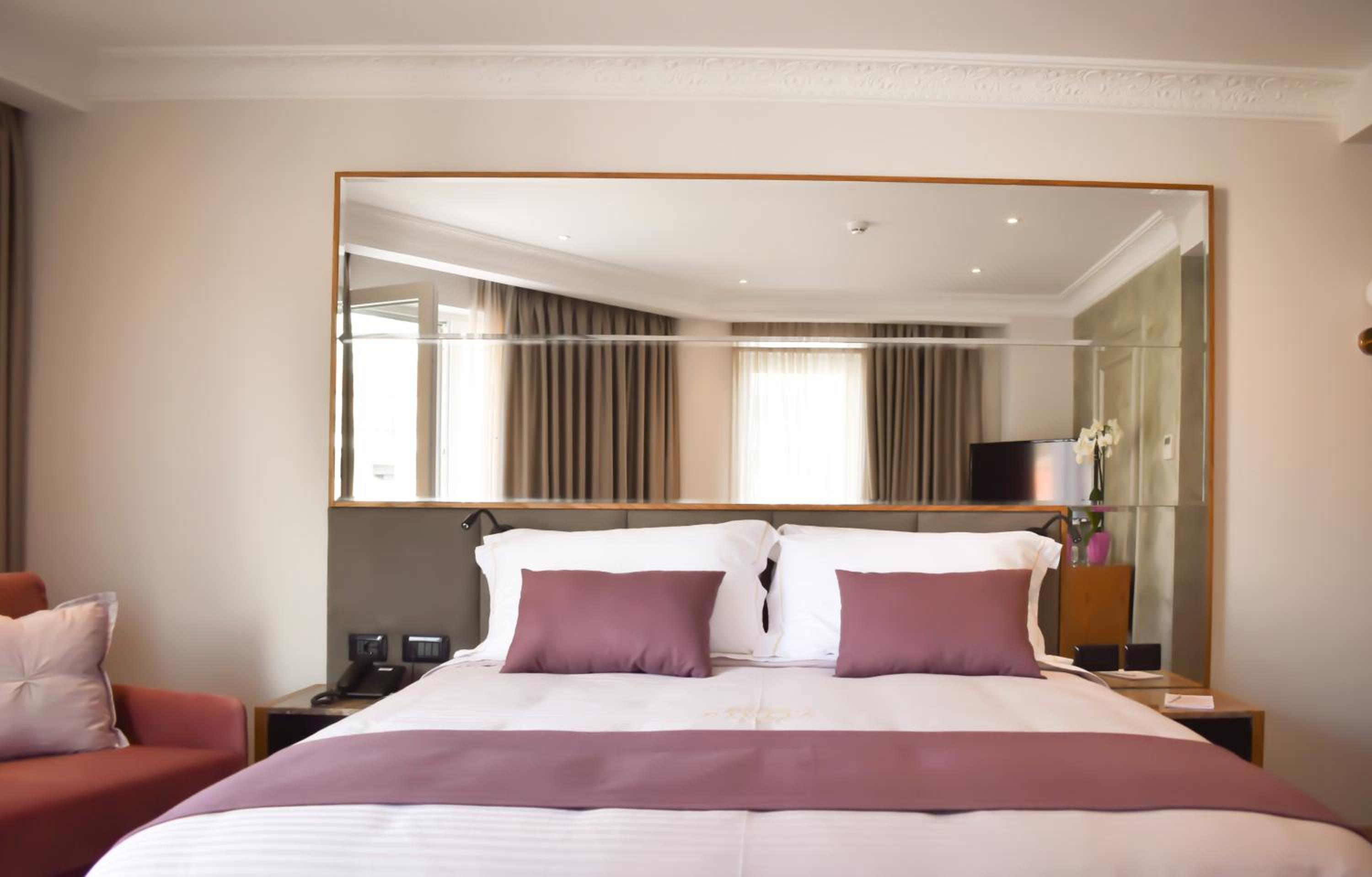 Standard Queen Room
