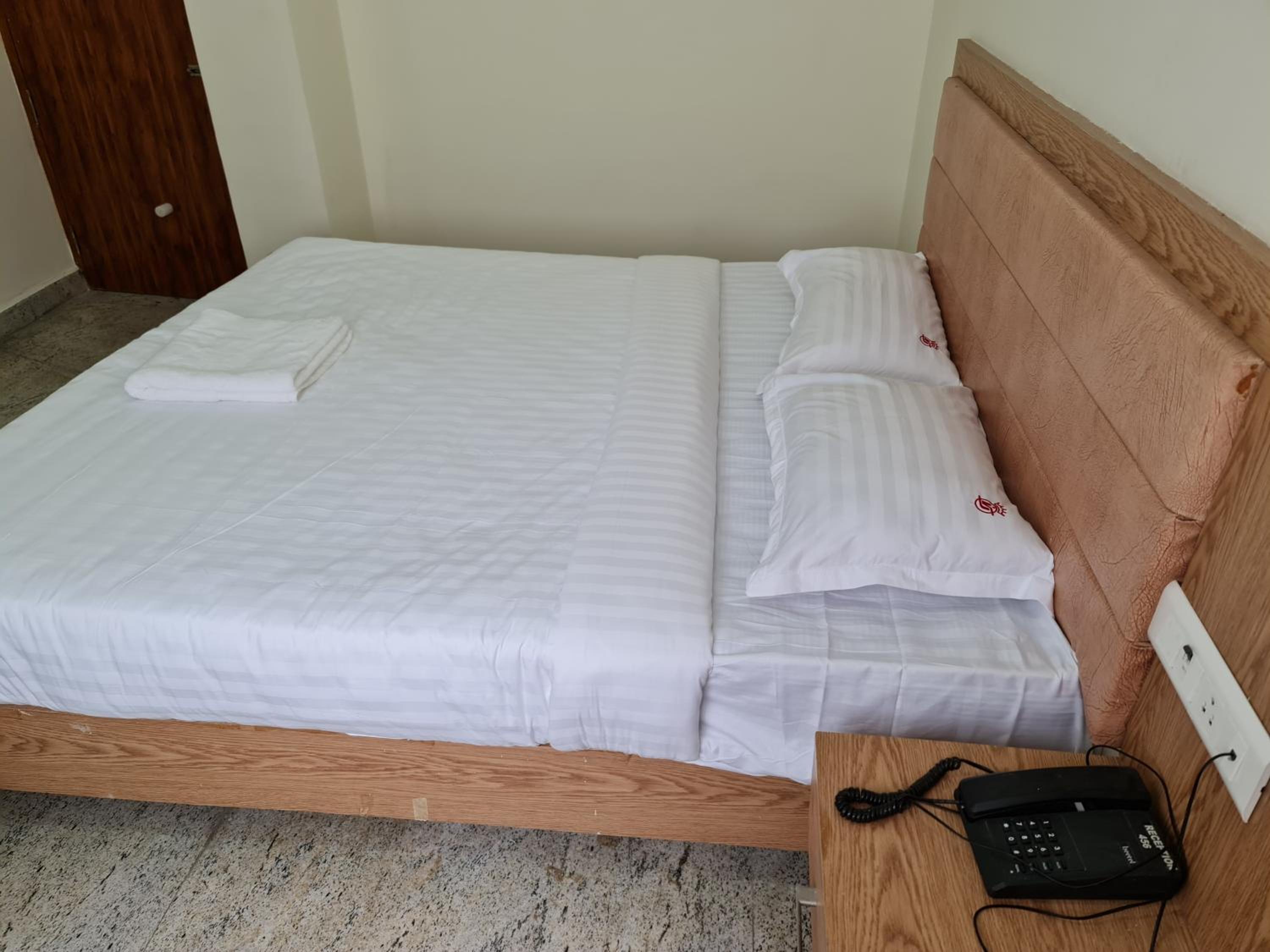 Deluxe Double Room - Photo 7