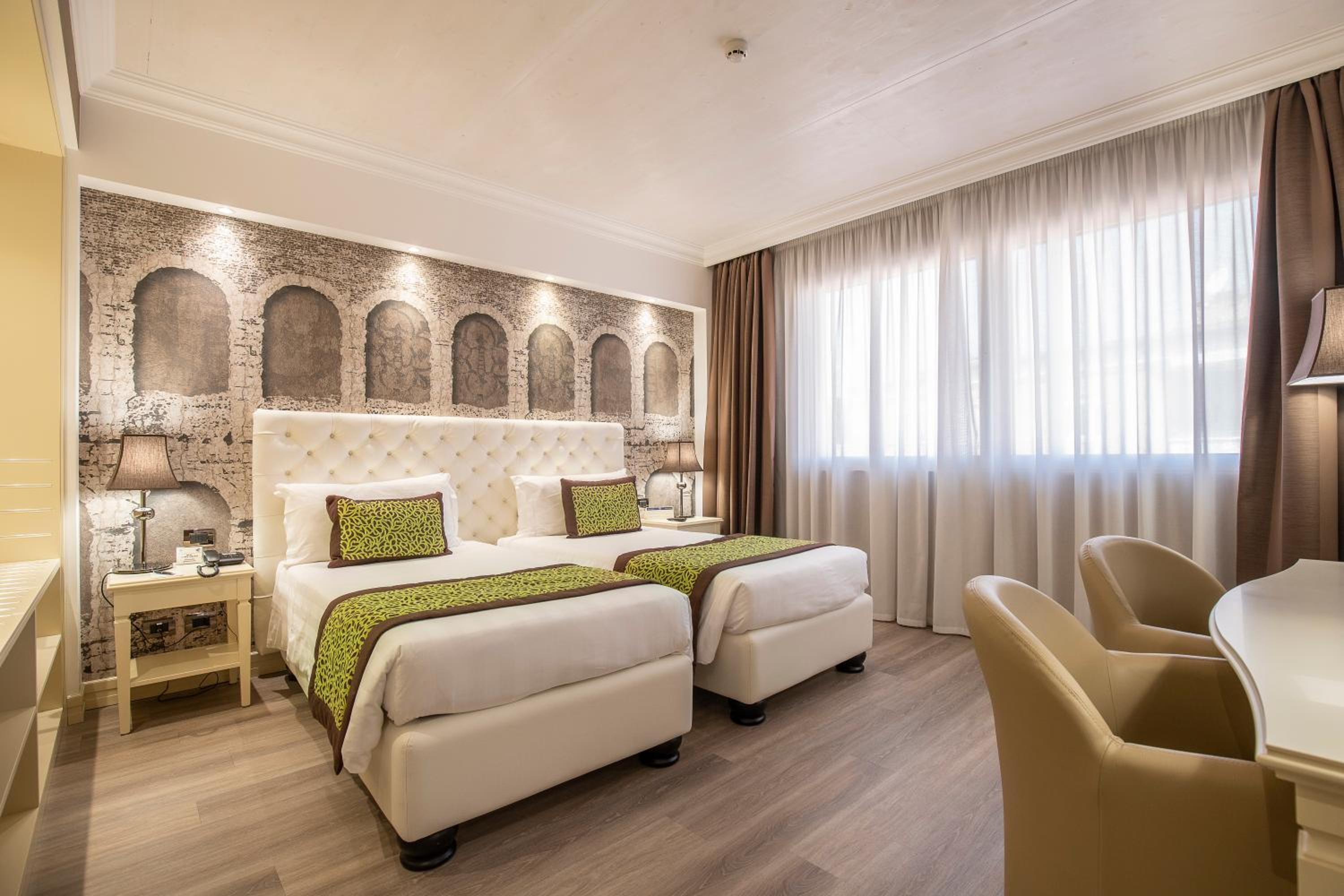 Deluxe Twin Room - Photo 4