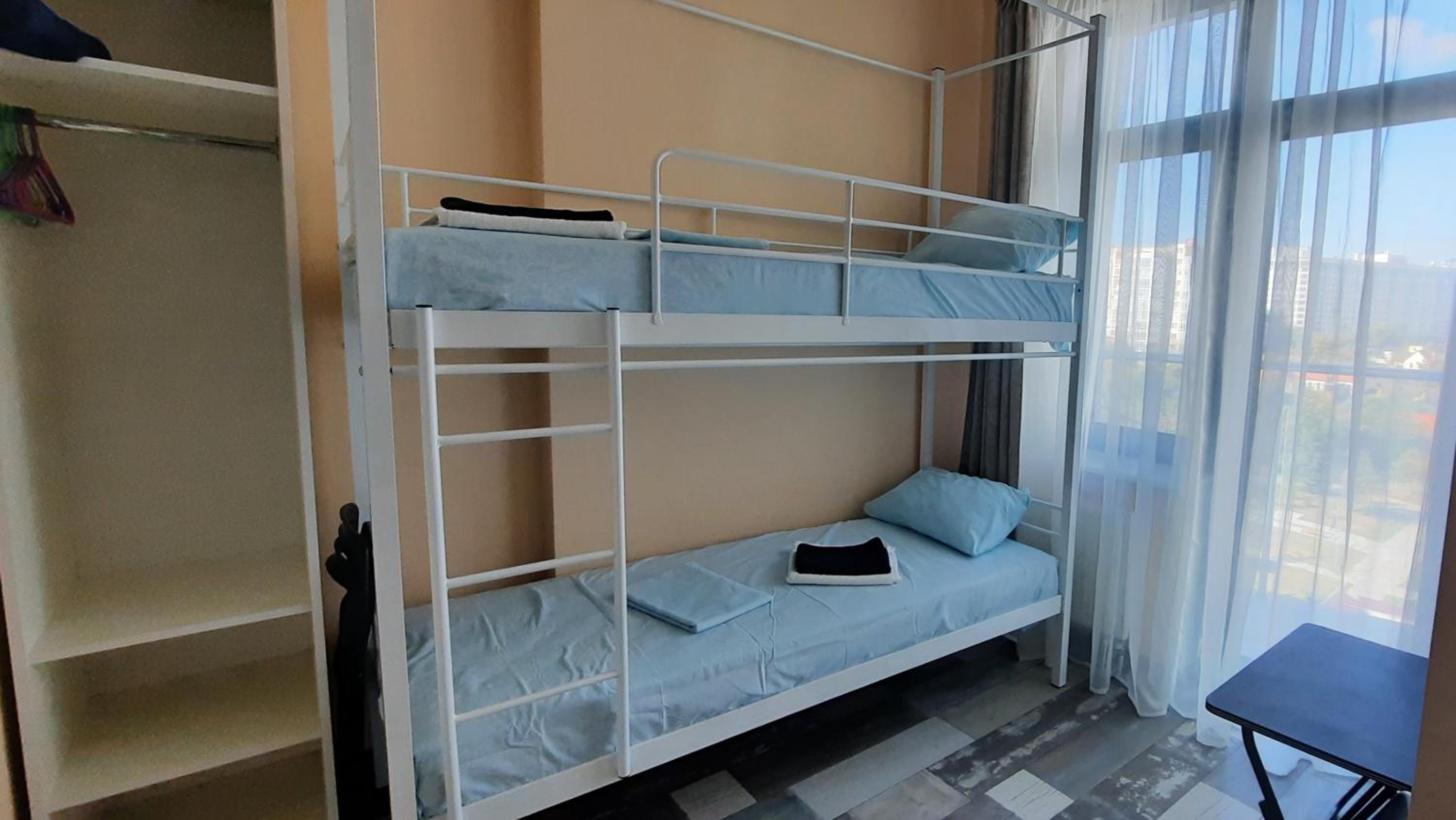Apartment with Balcony photo 3