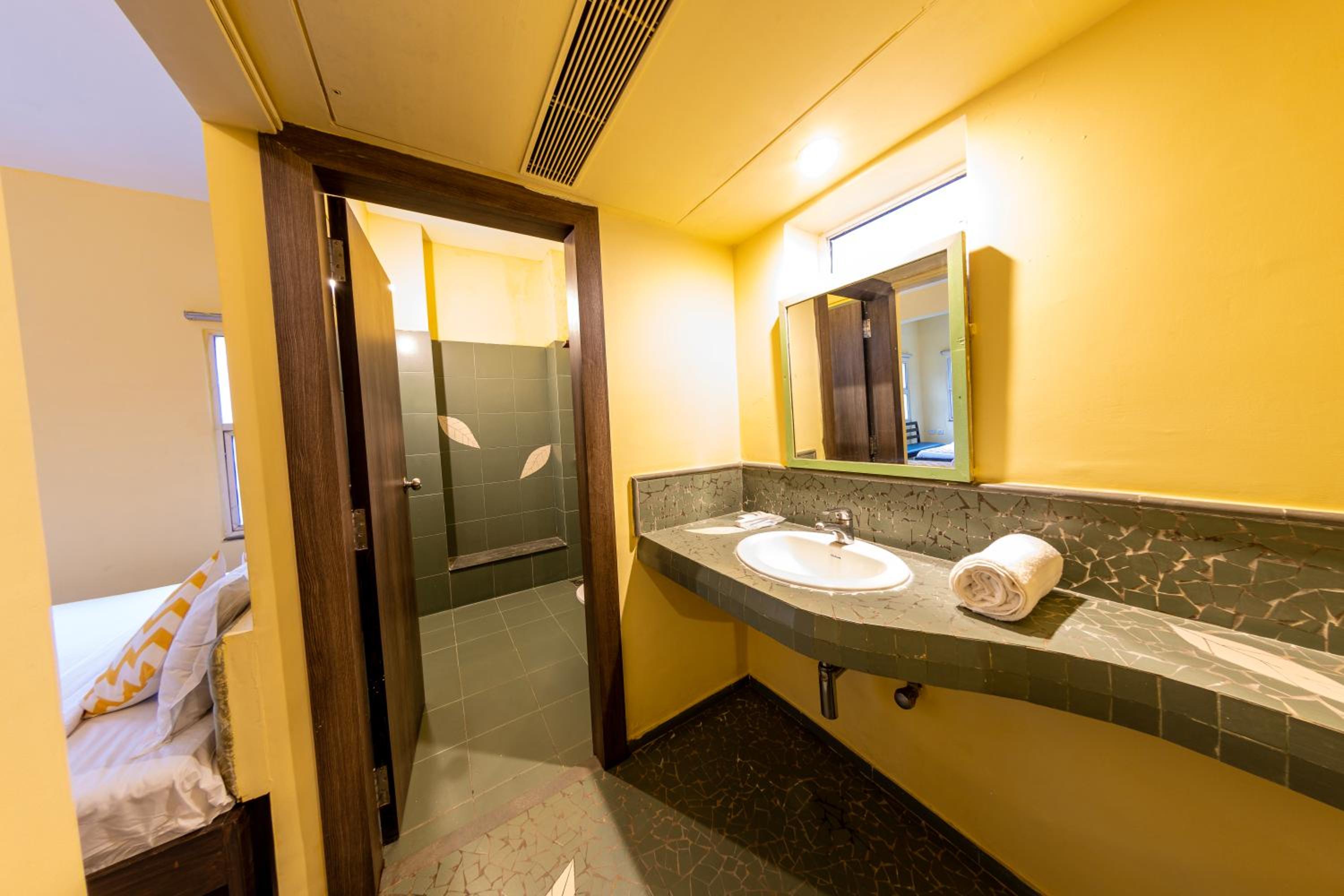 Deluxe Room - Photo 2