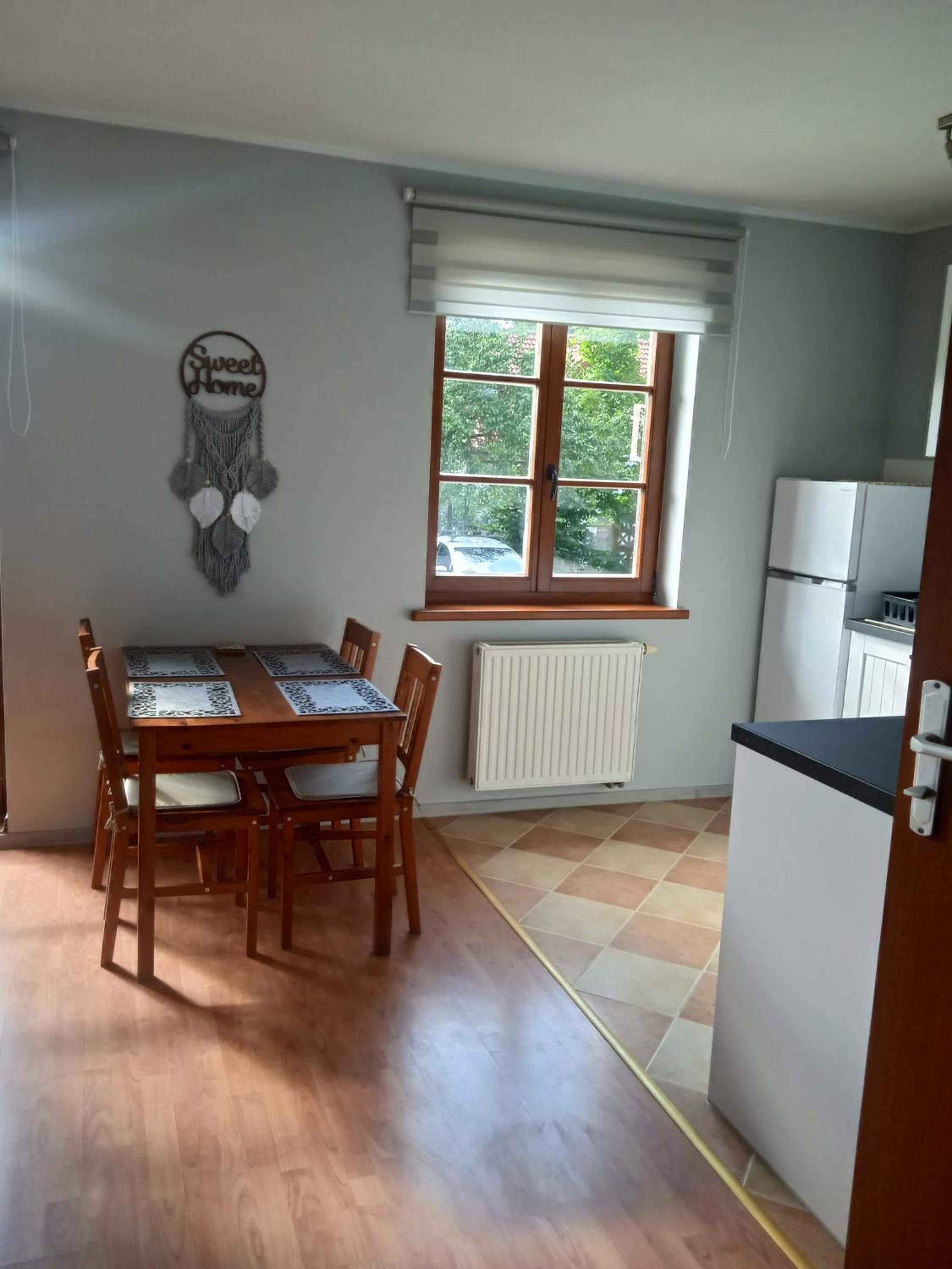 One-Bedroom Apartment - Photo 2
