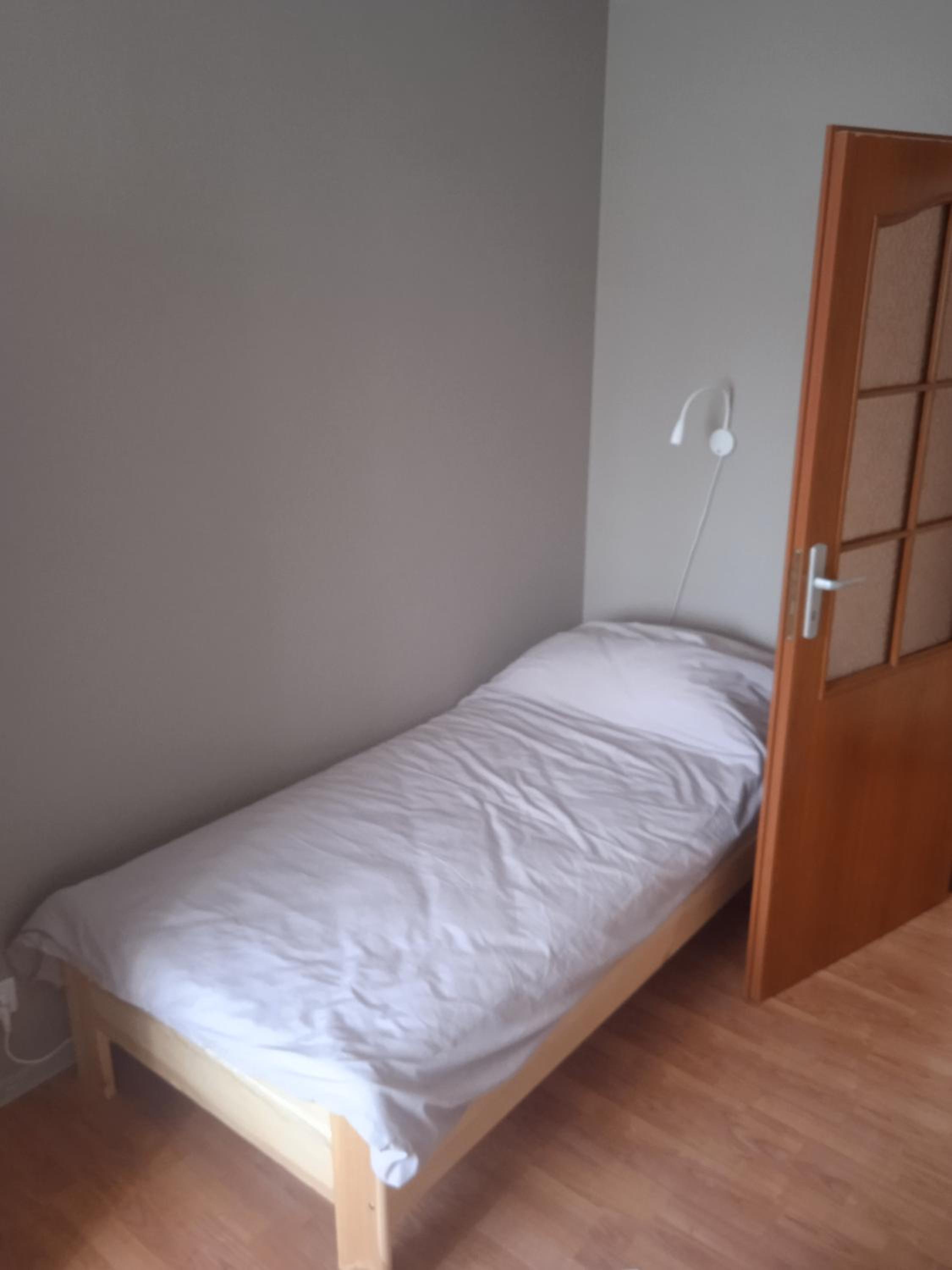 One-Bedroom Apartment - Photo 4