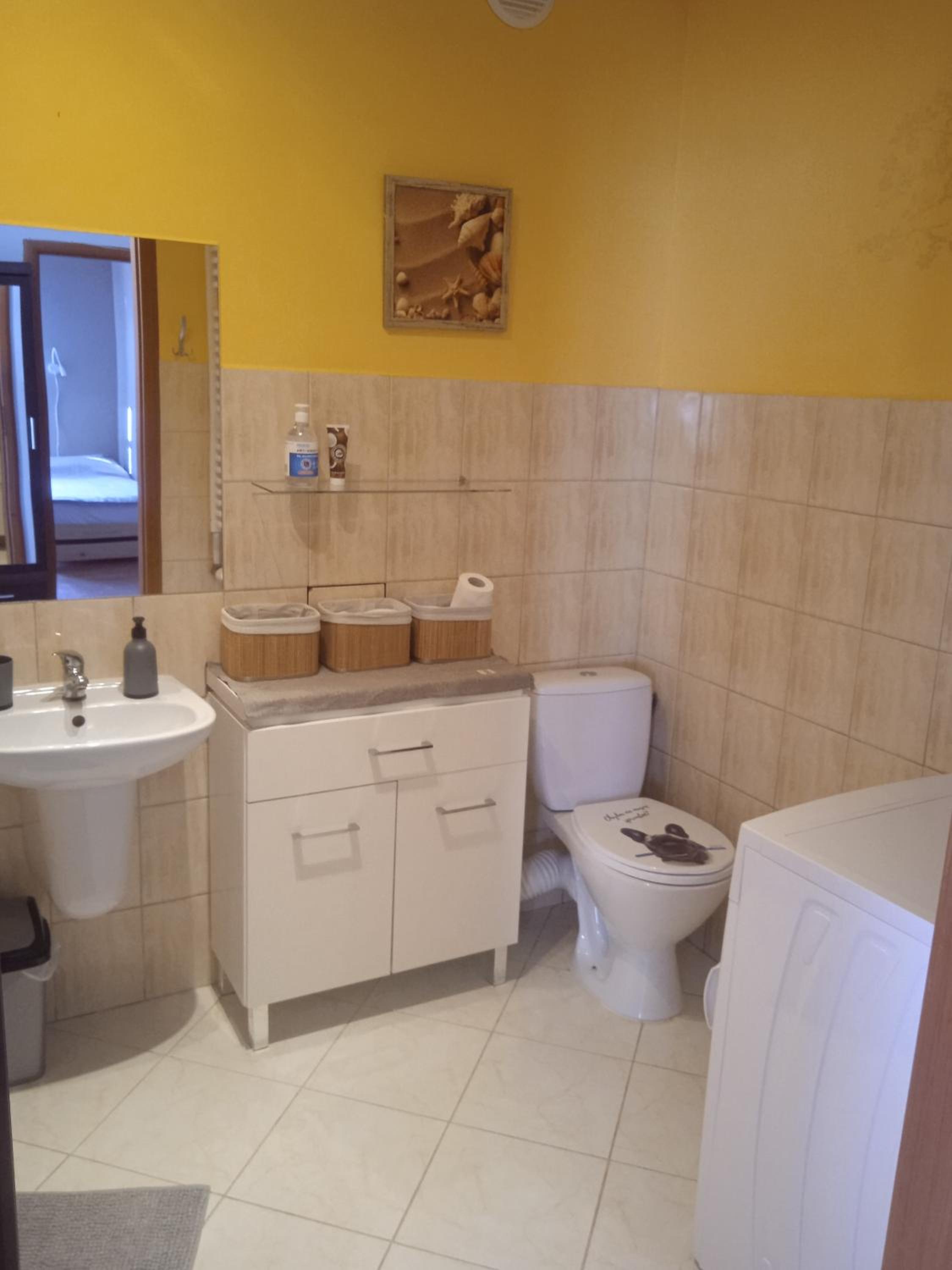 One-Bedroom Apartment - Photo 21
